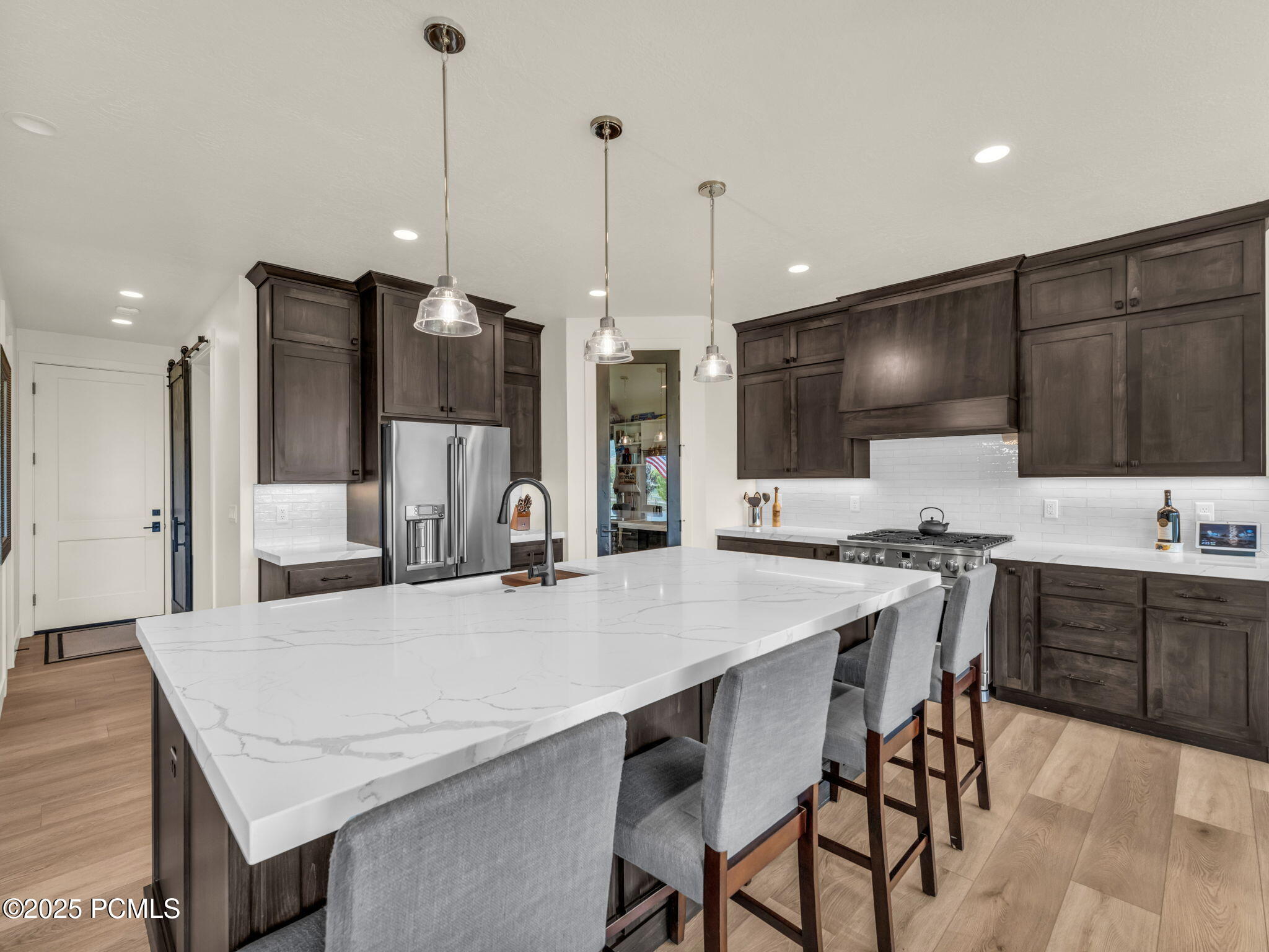 943 Hart Loop