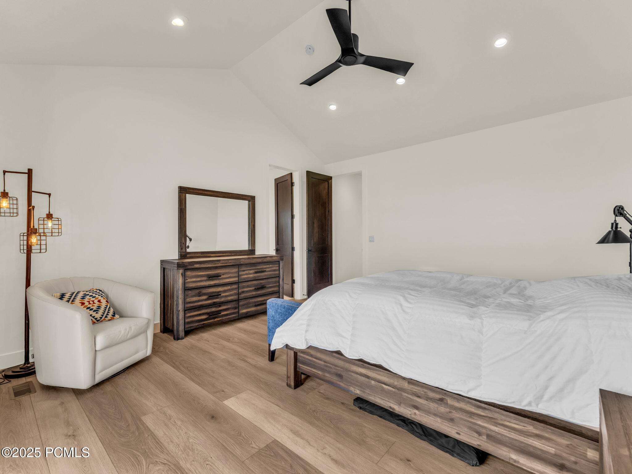 943 Hart Loop