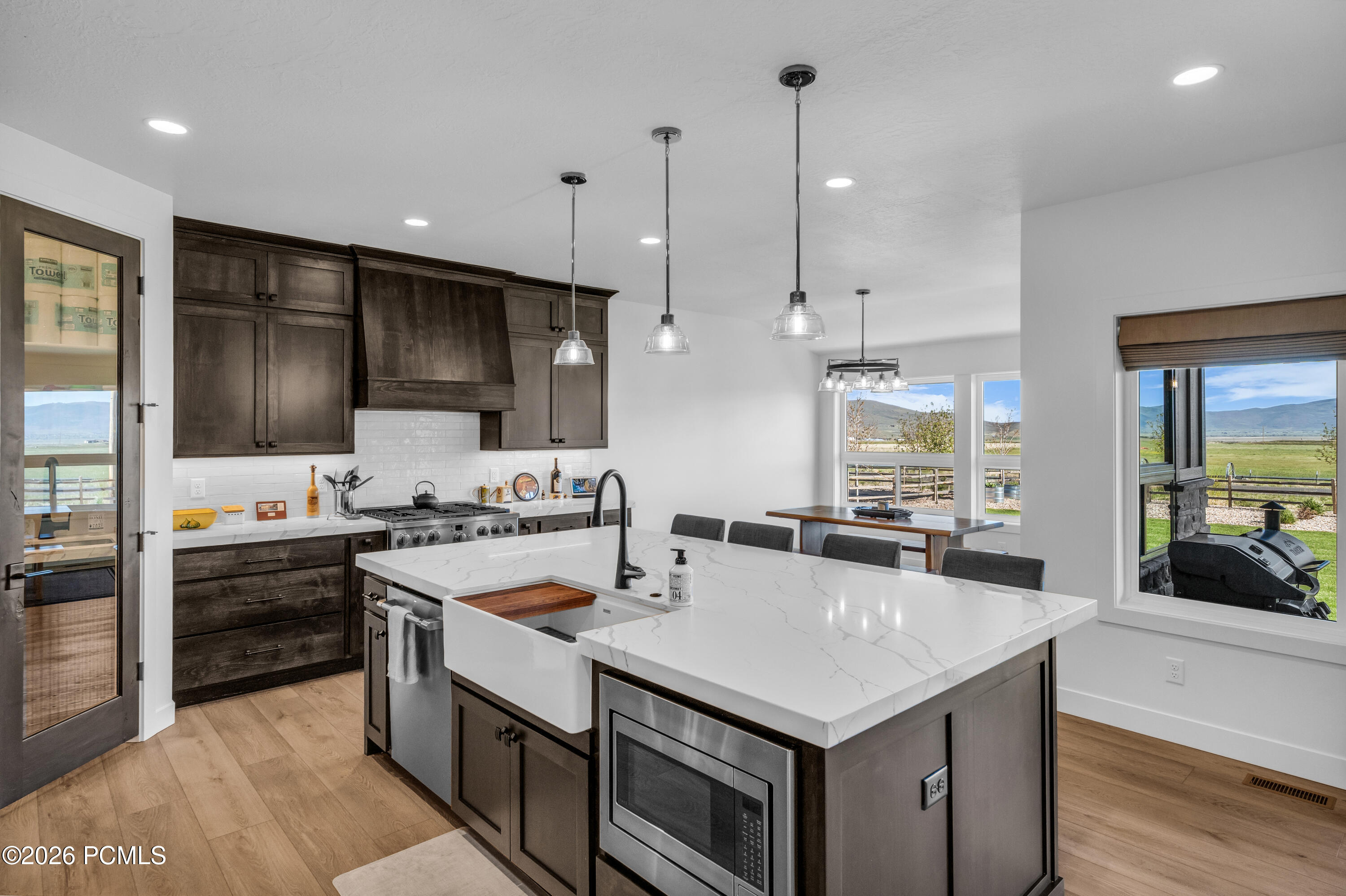 943 Hart Loop