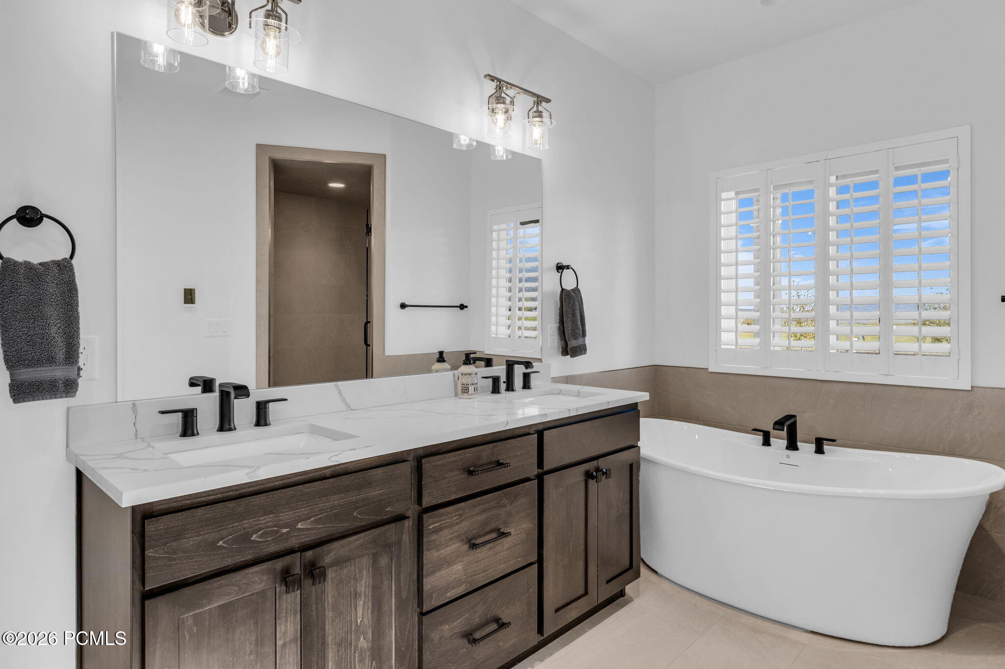 943 Hart Loop
