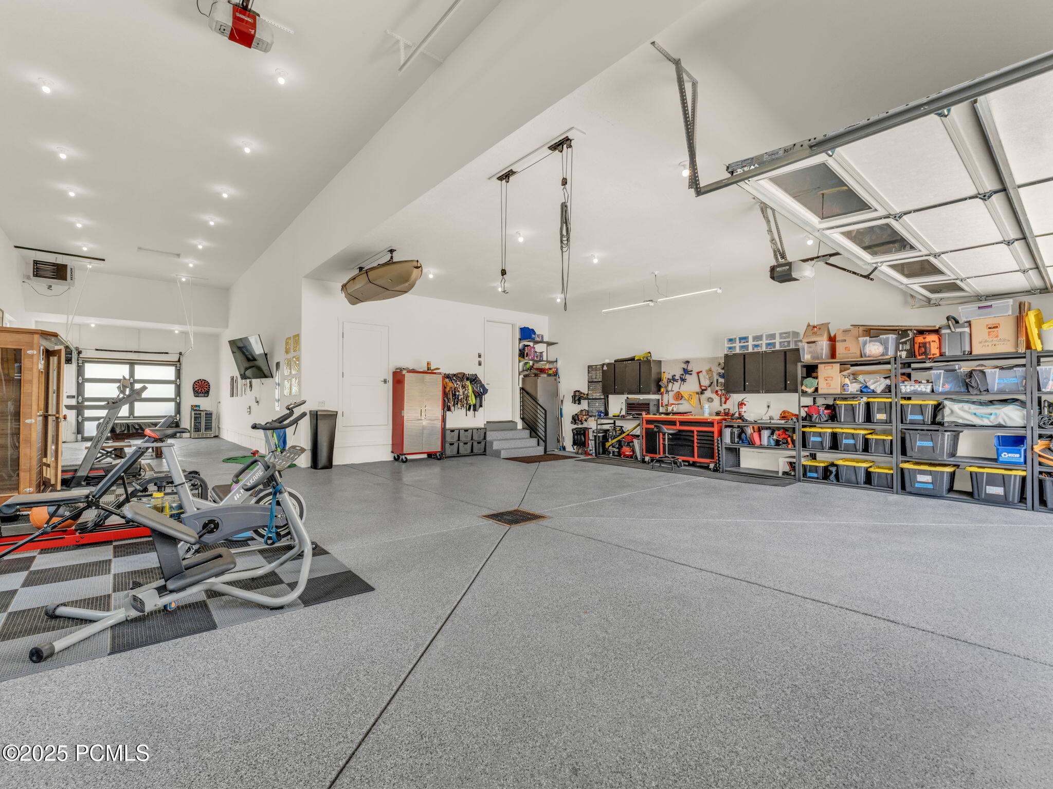 943 Hart Loop