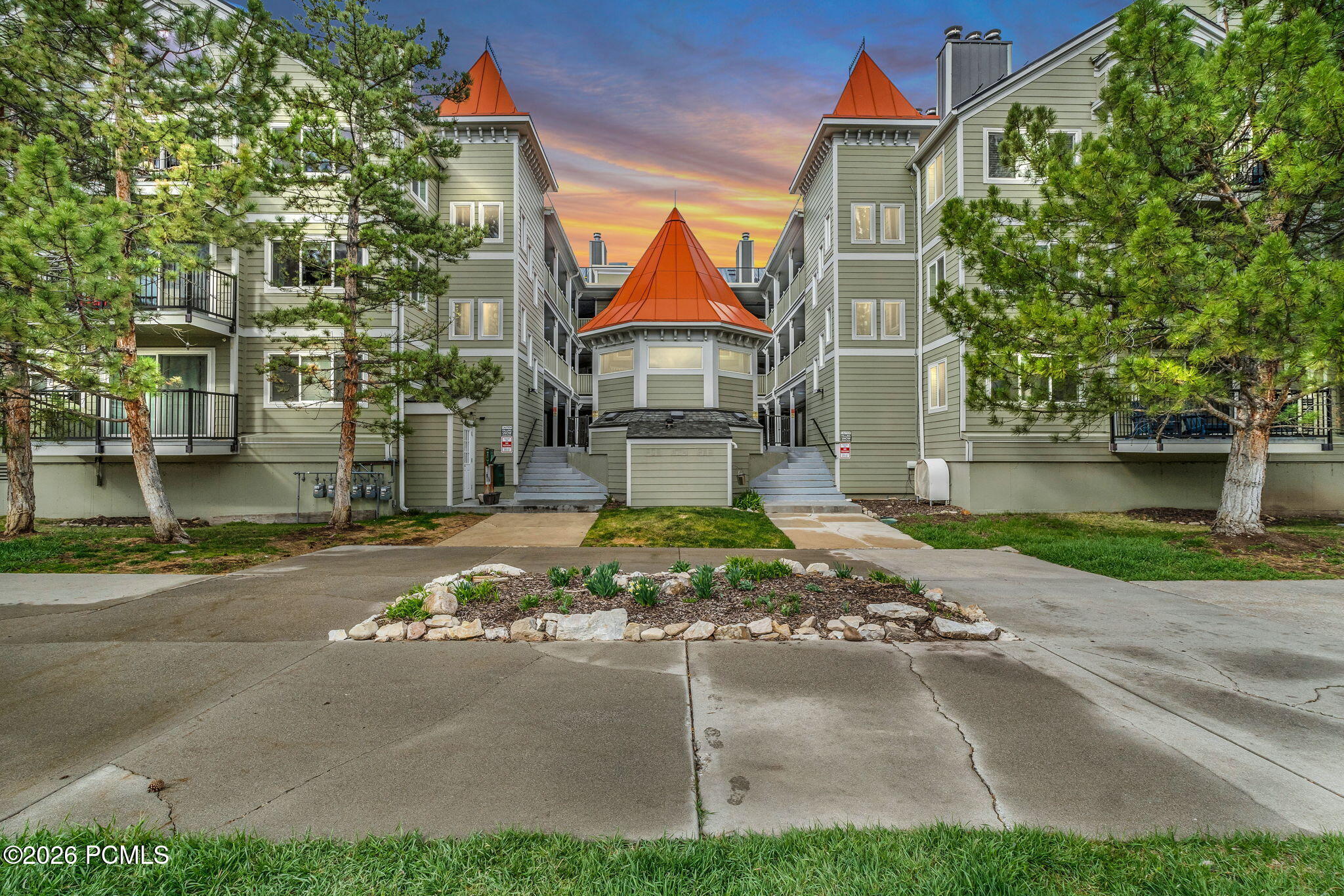 1885 Prospector Ave B12