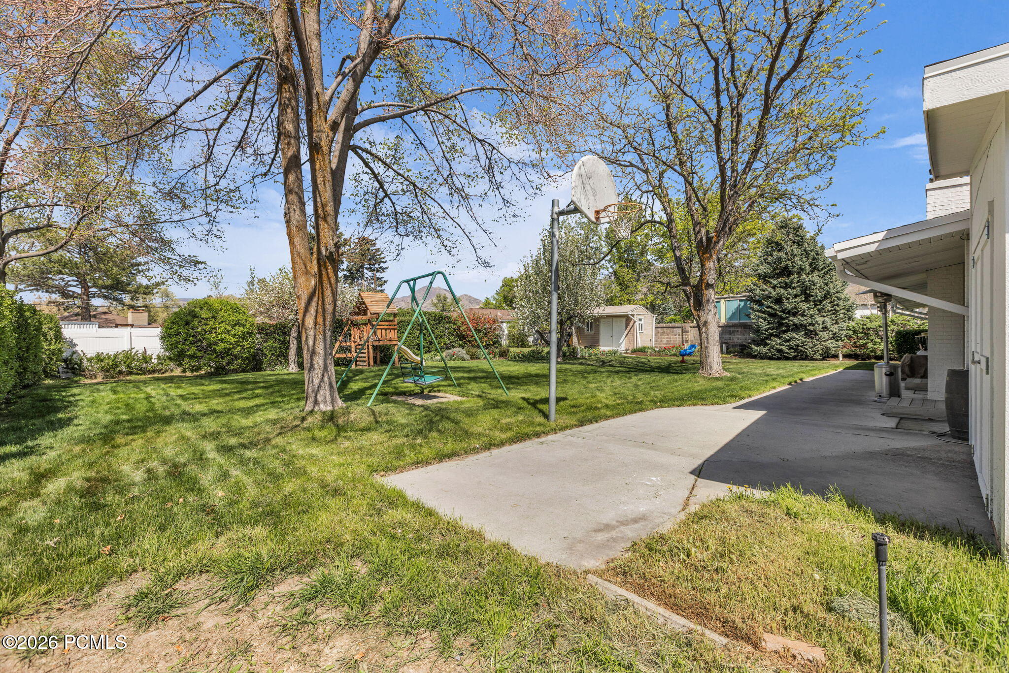 1893 E Lincoln Ln