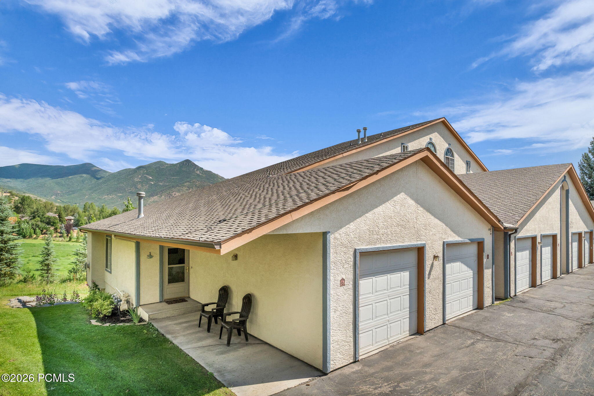 984 Uri Lane D-6
