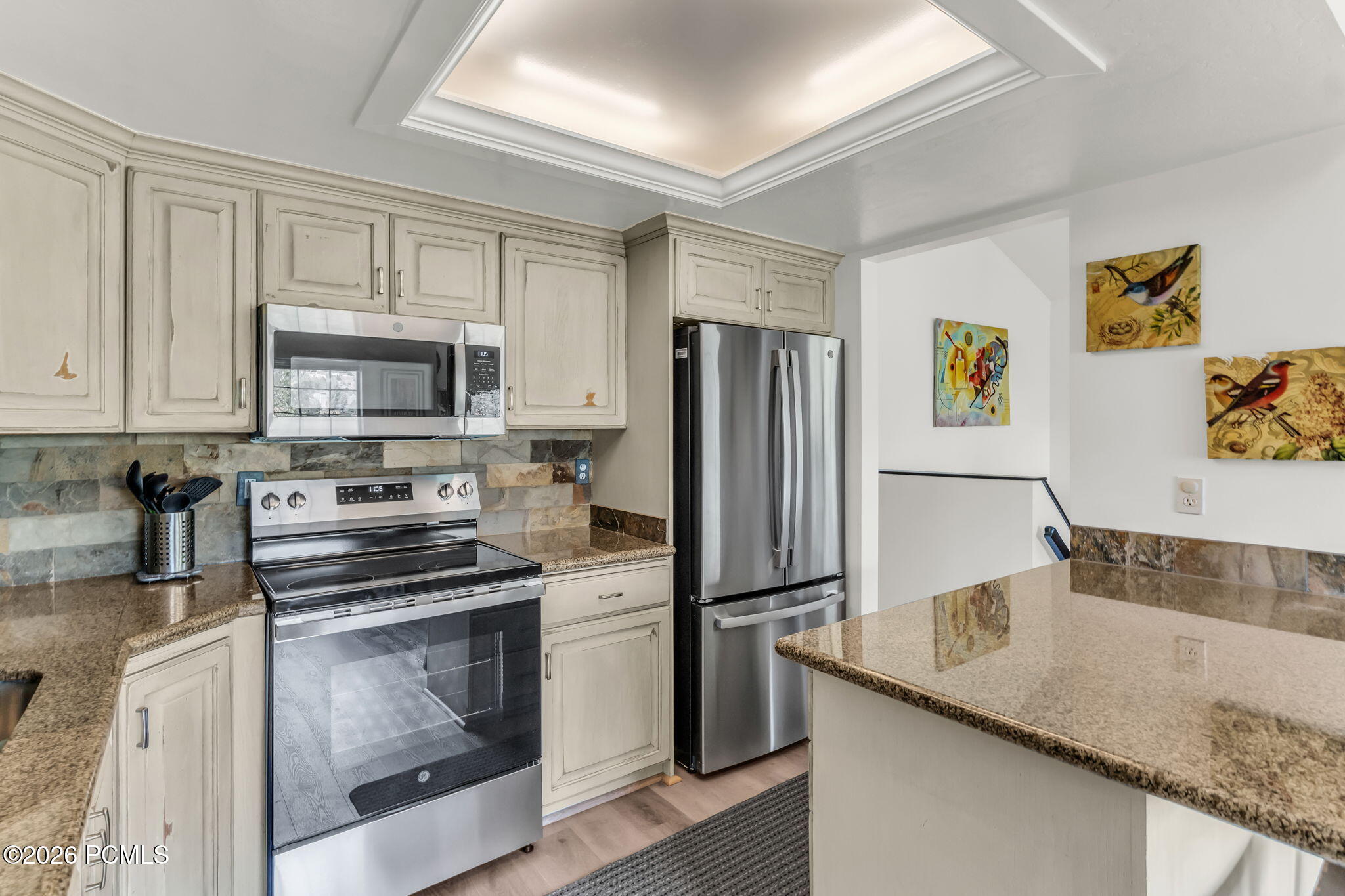 984 Uri Lane D-6