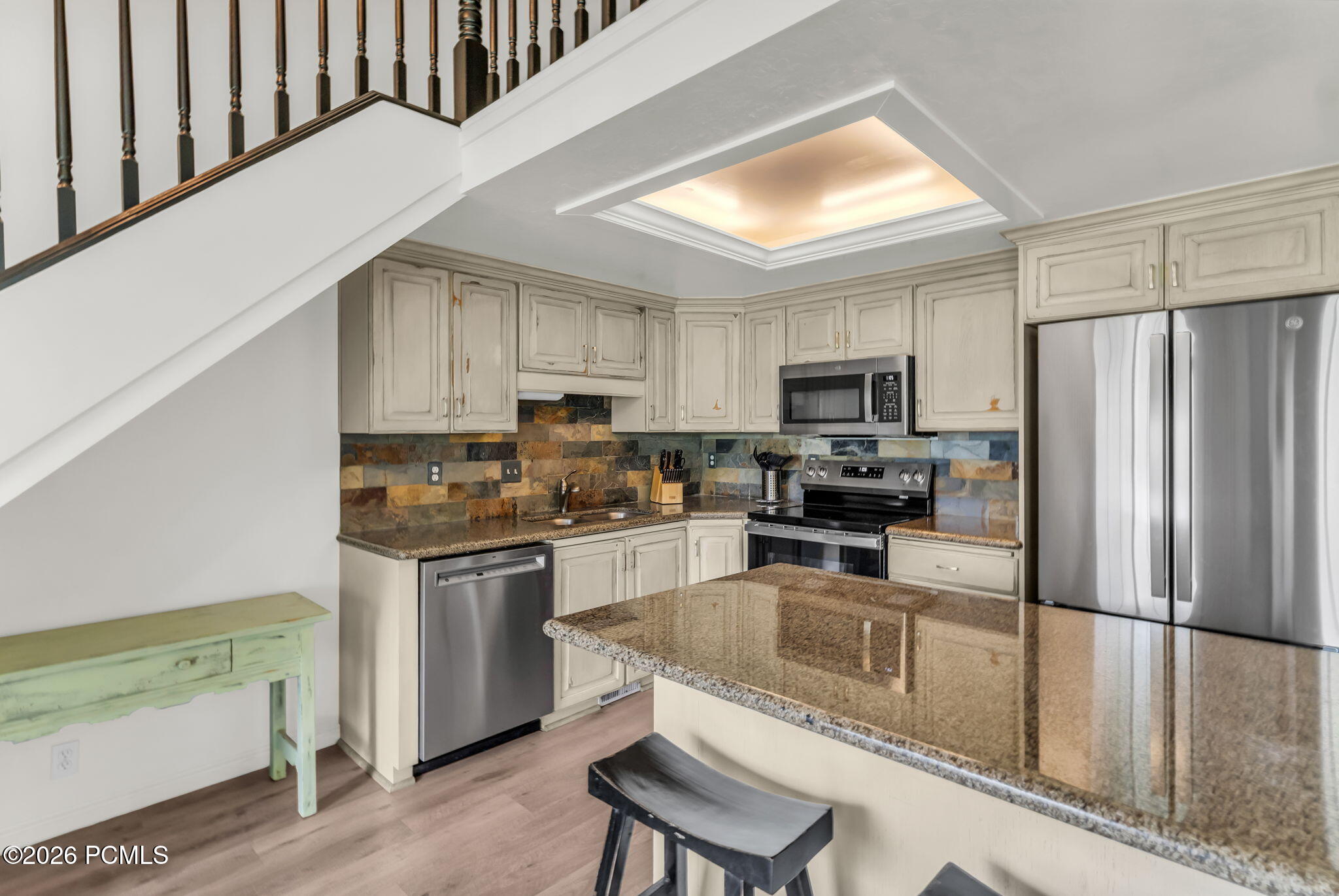 984 Uri Lane D-6