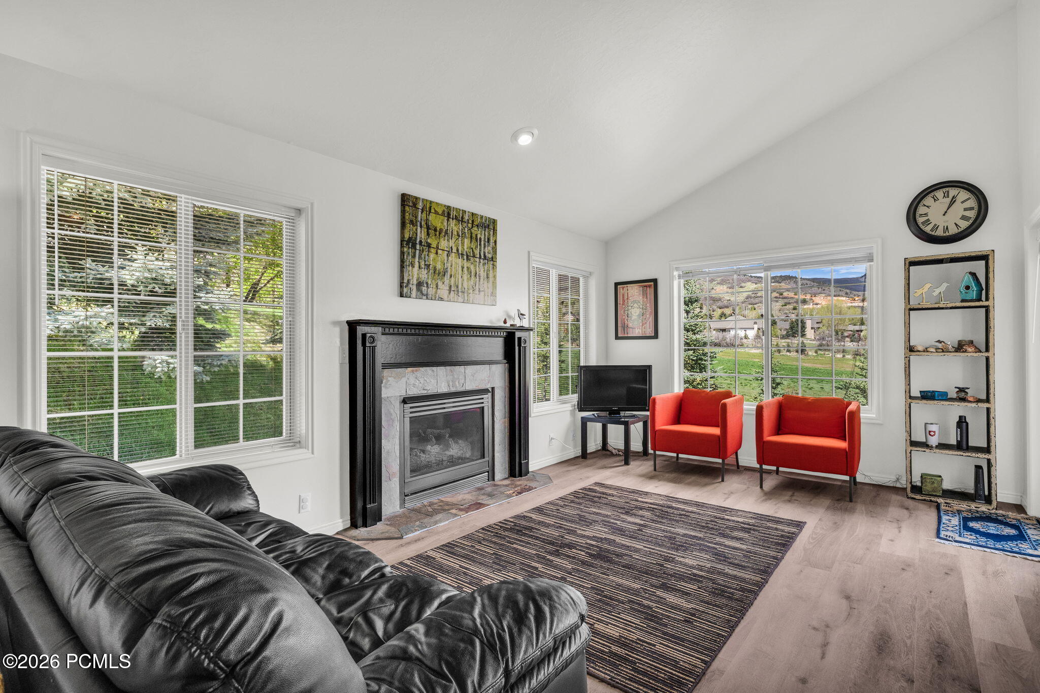 984 Uri Lane D-6