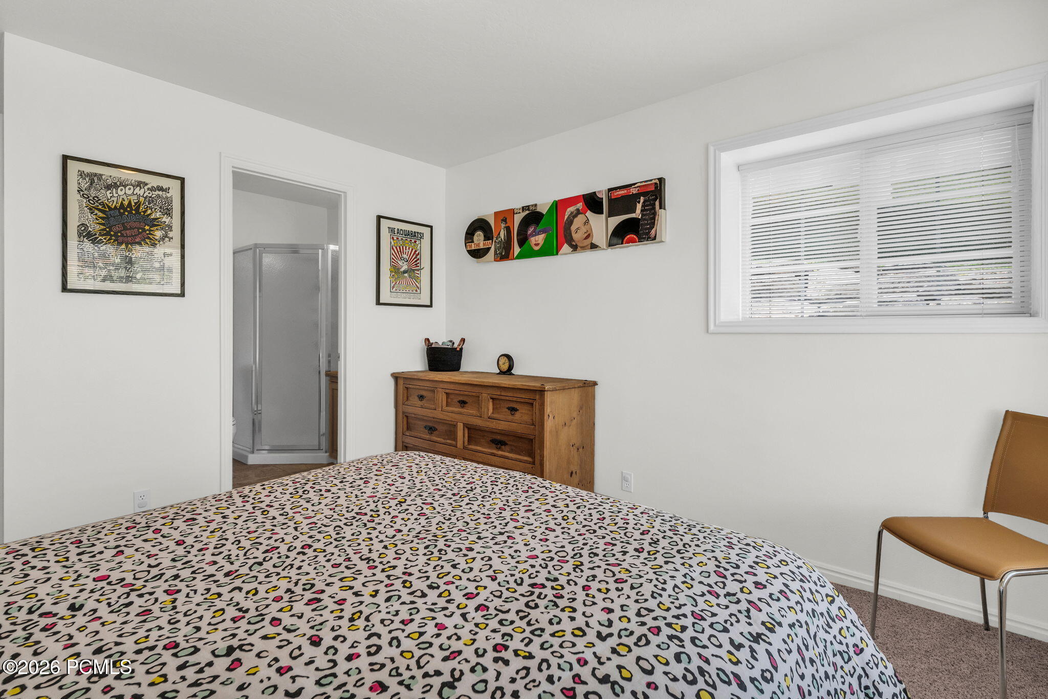 984 Uri Lane D-6