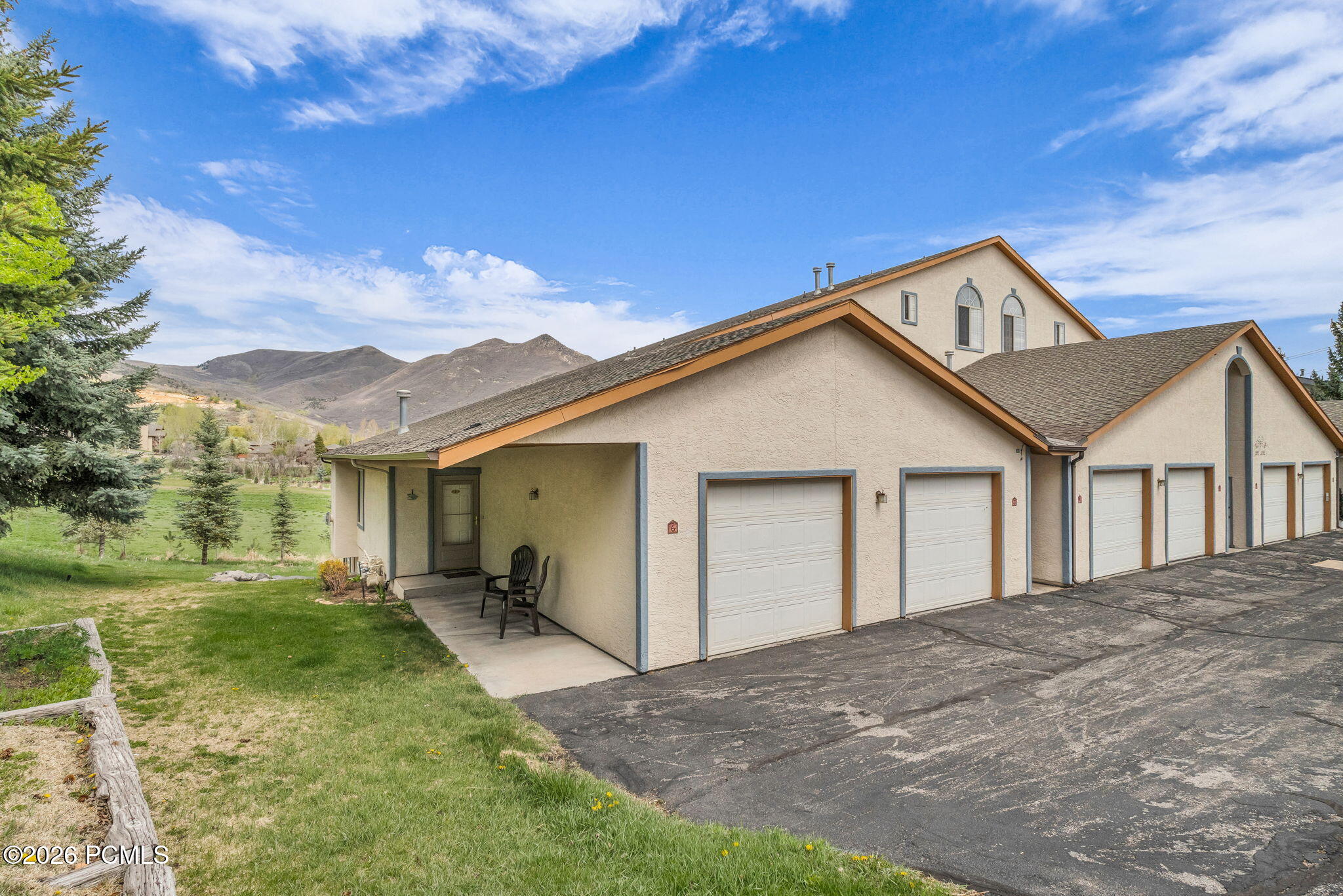 984 Uri Lane D-6