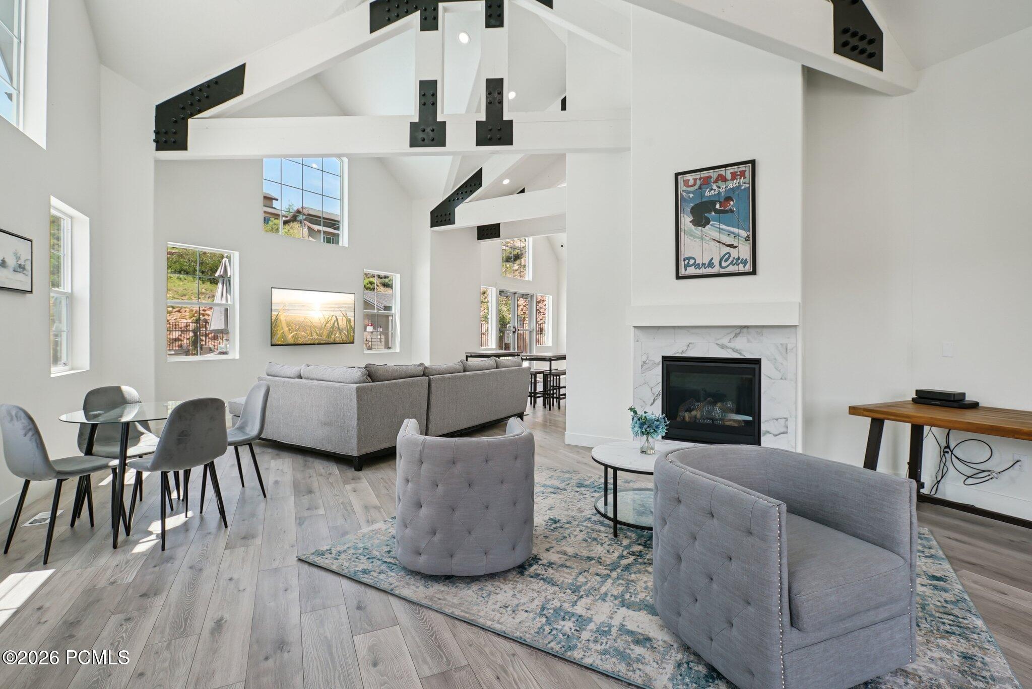 3041 W Cedar Drive