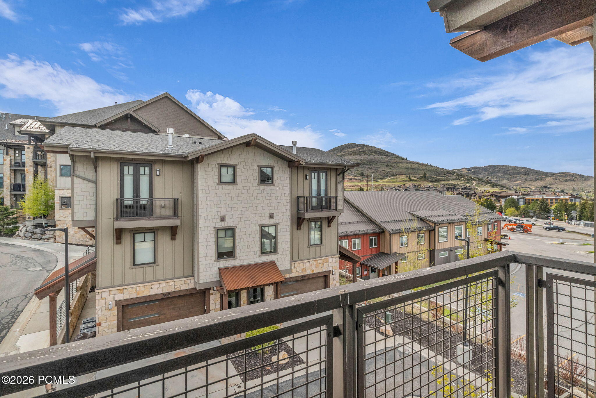 3827 Blackstone Drive 29