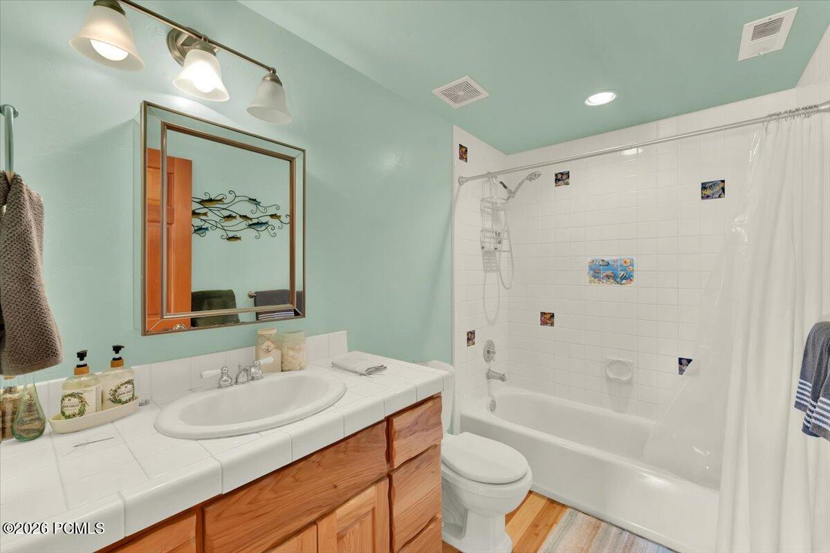 4400 S Red Fox Road