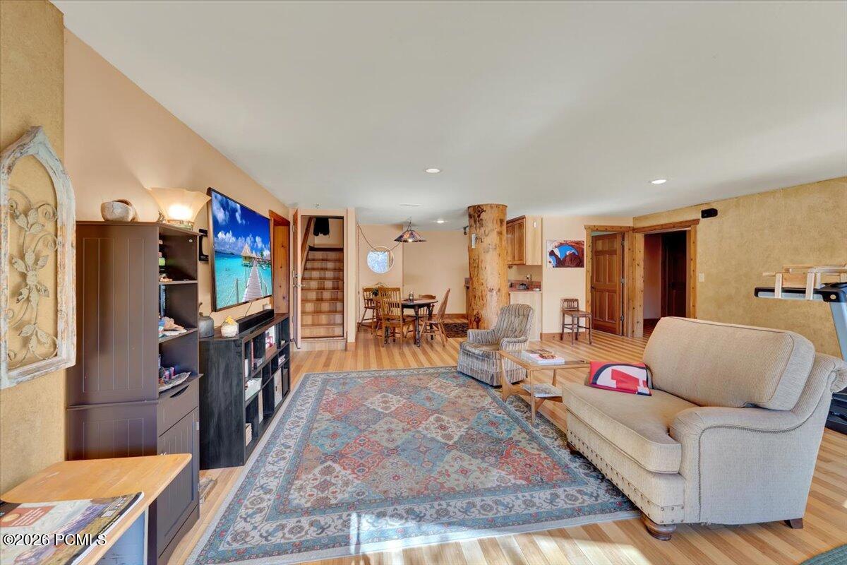 4400 S Red Fox Road