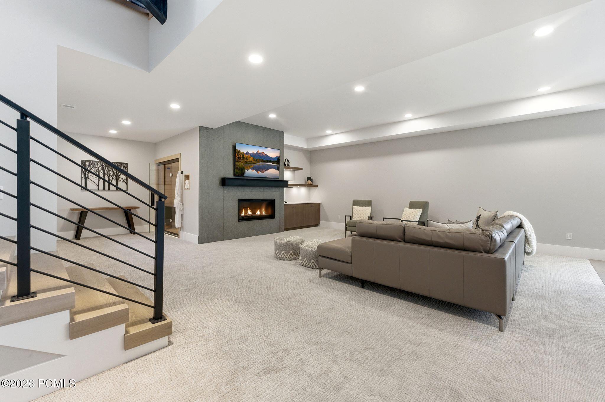 1105 E Longview Drive