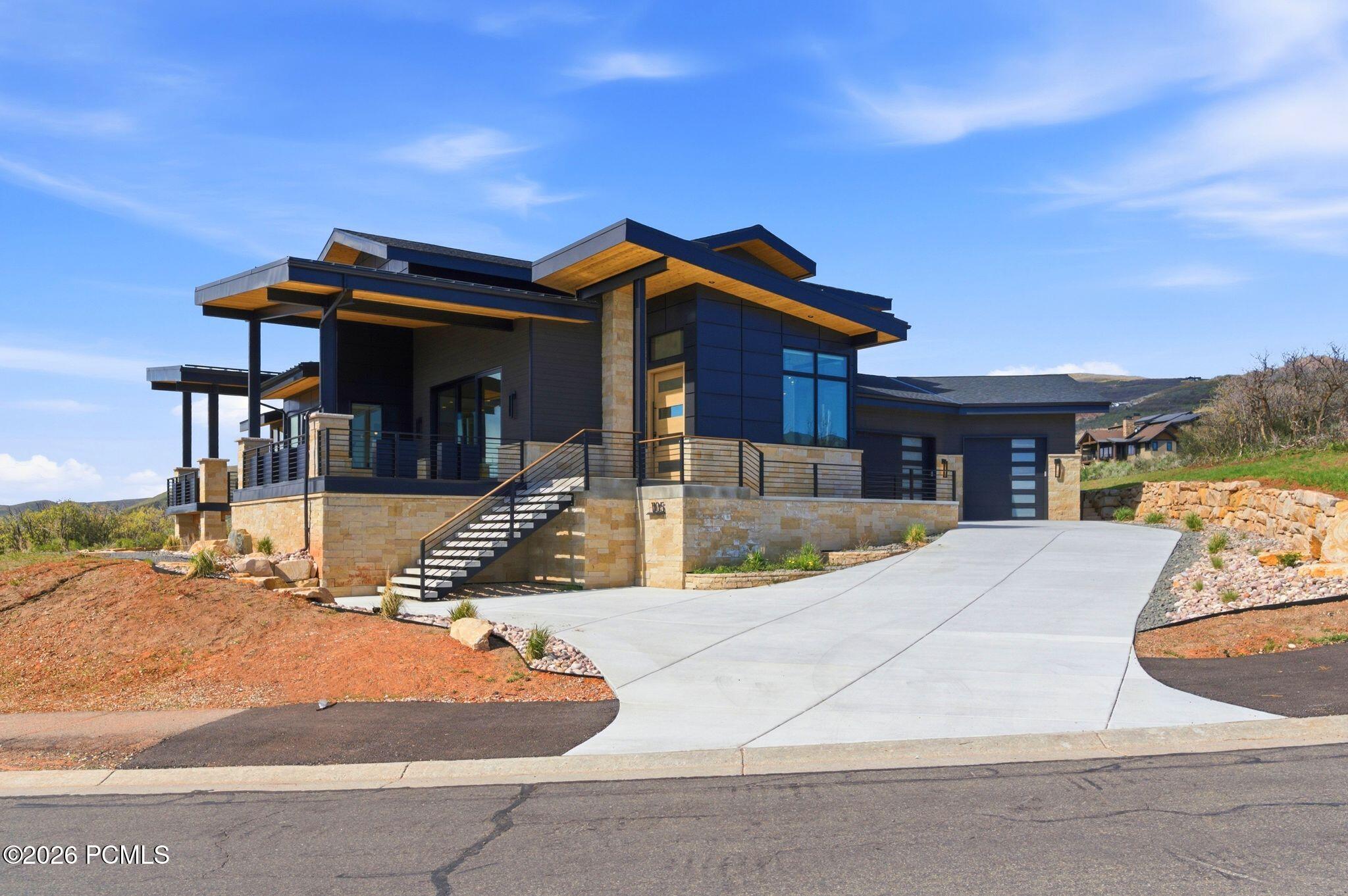 1105 E Longview Drive