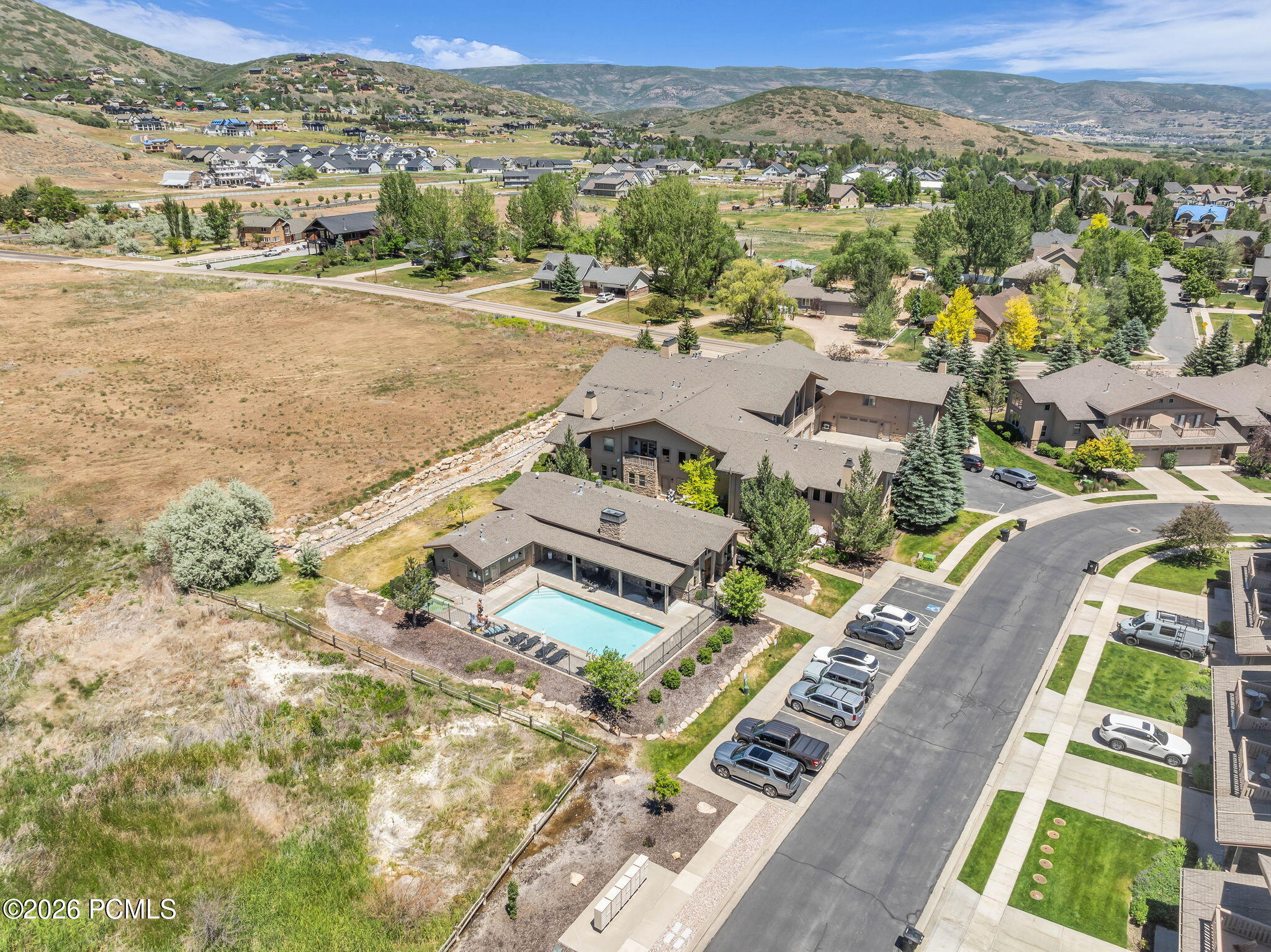 475 W 1150 North 4