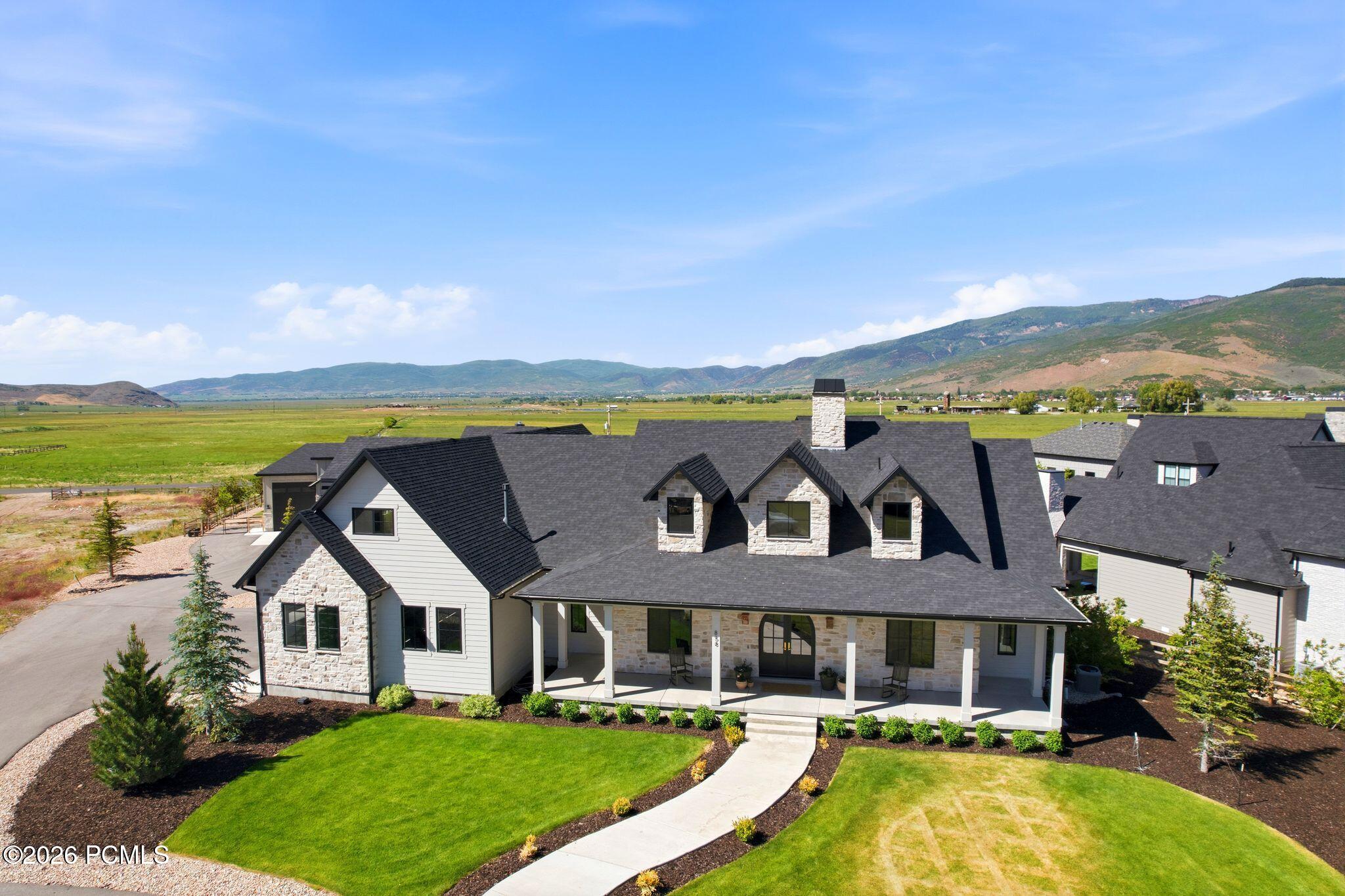 858 Crabapple Court