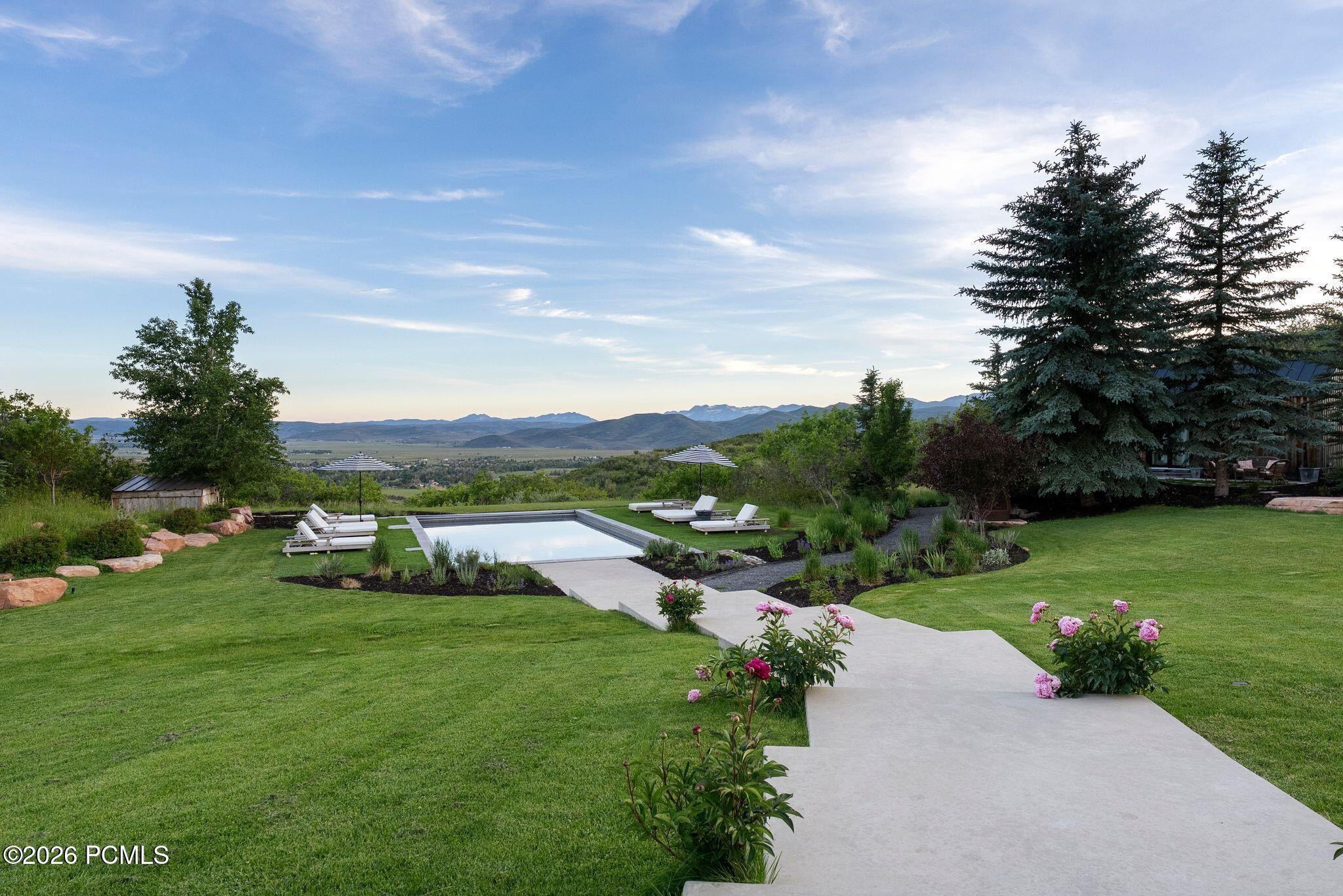 5971 N Maple Ridge Trl