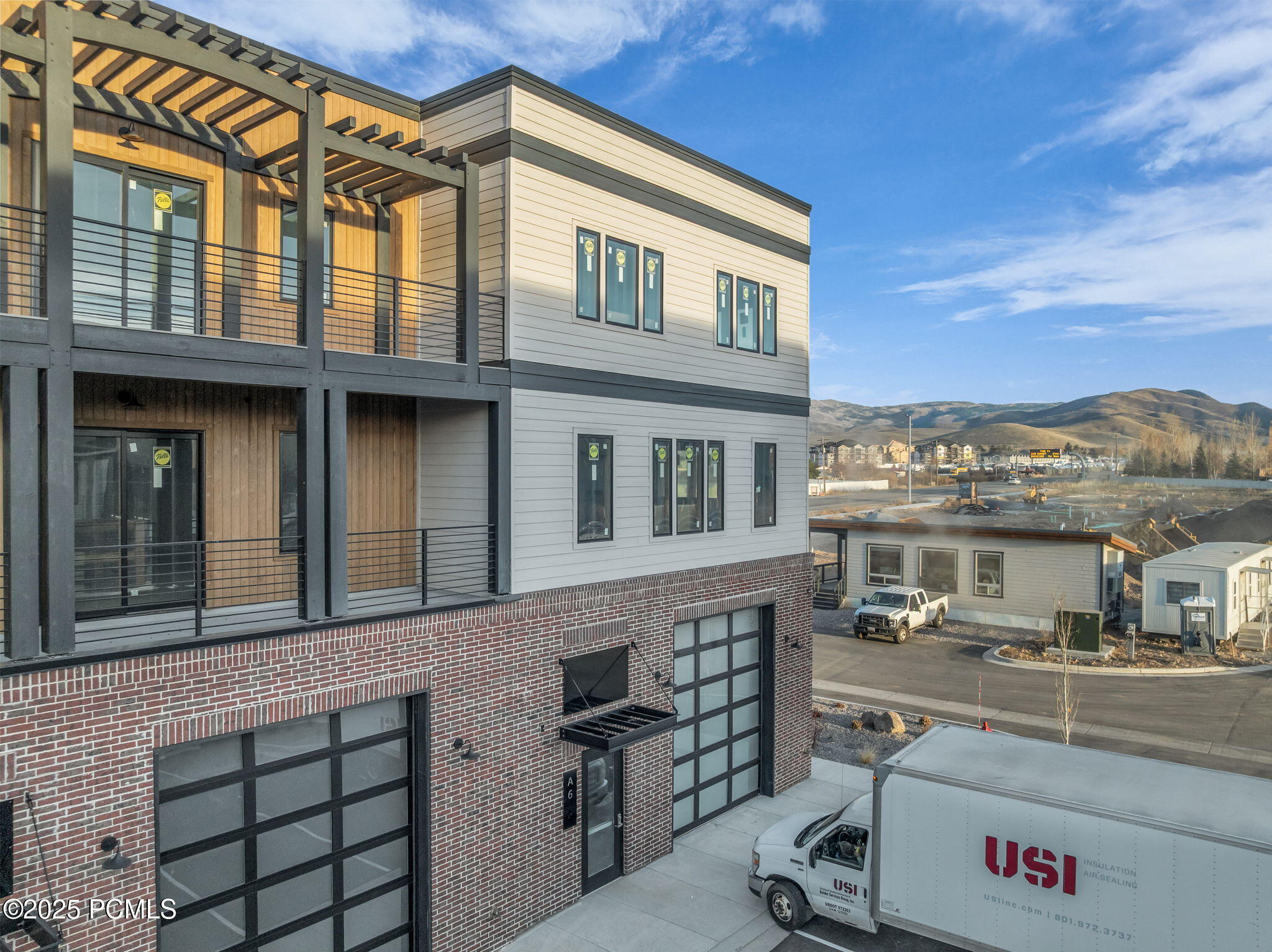 1922 S Highway 40 4