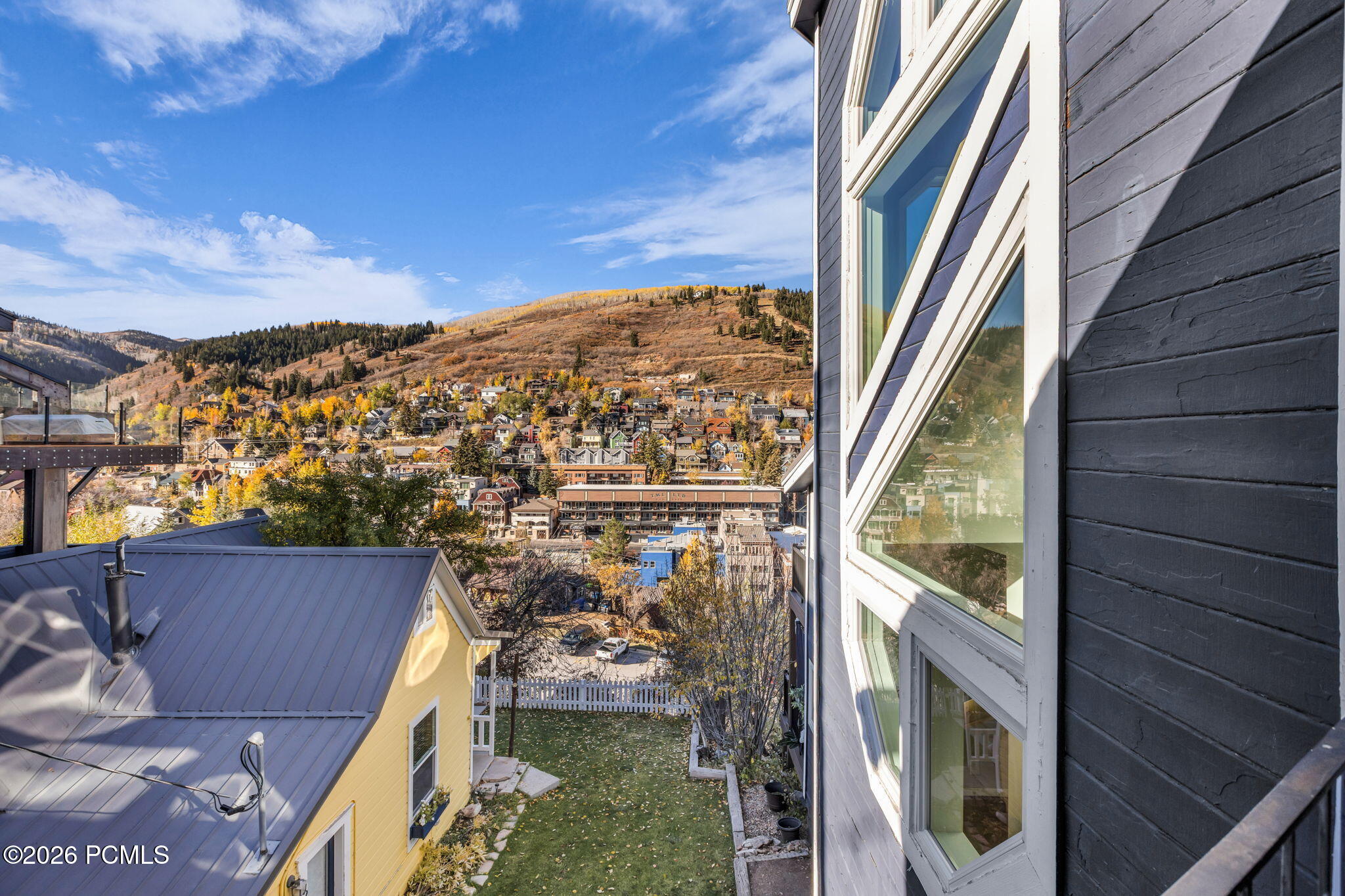 253 Ontario Avenue 1 & 2