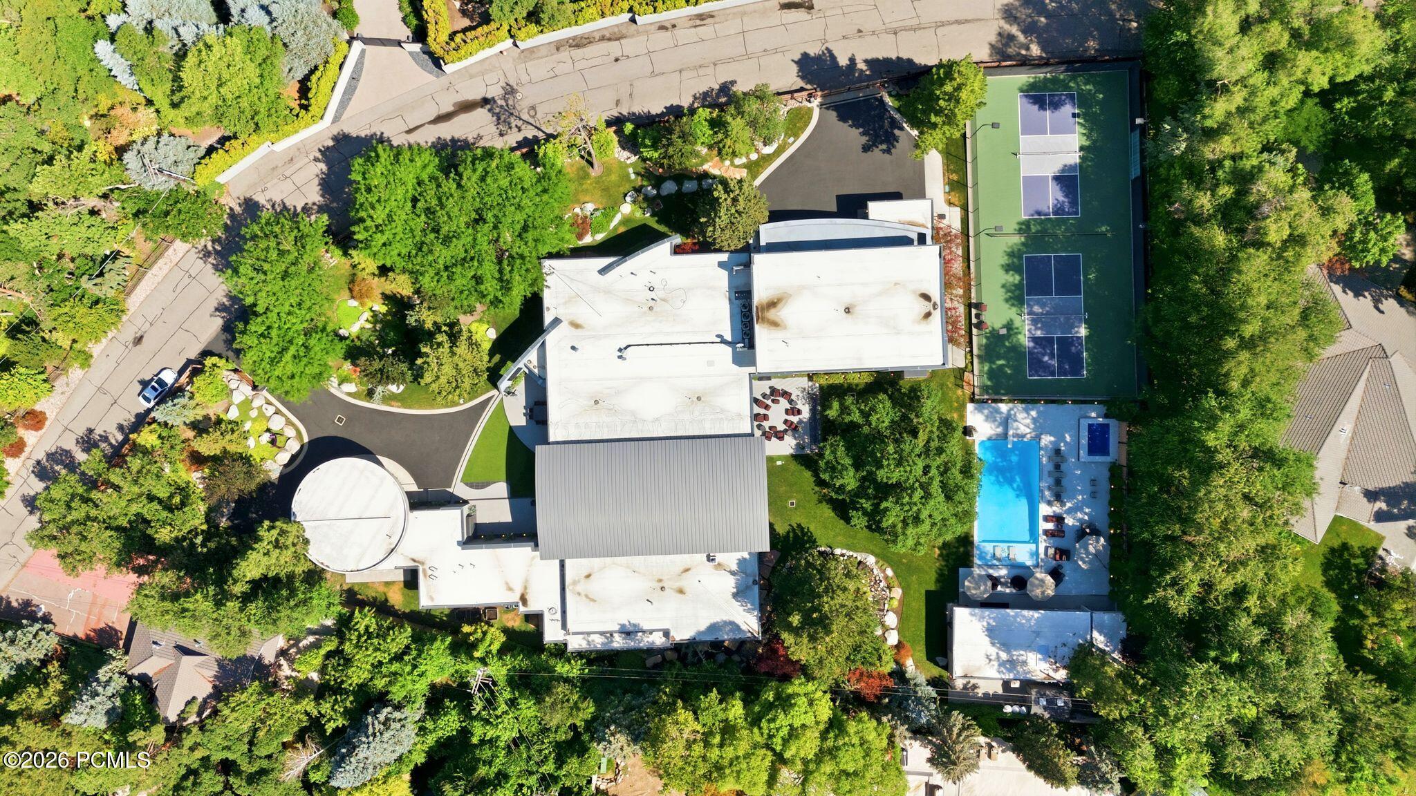 2550 E Brentwood Dr