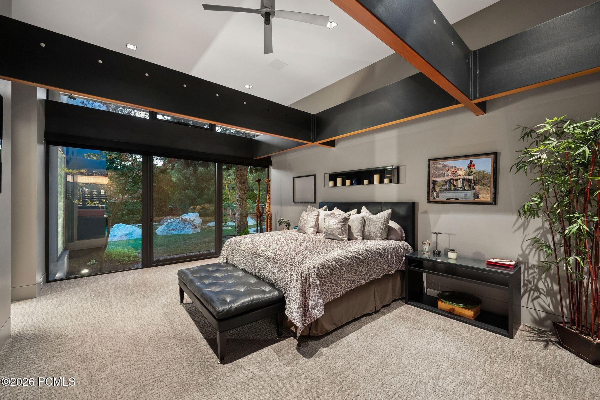 2550 E Brentwood Dr