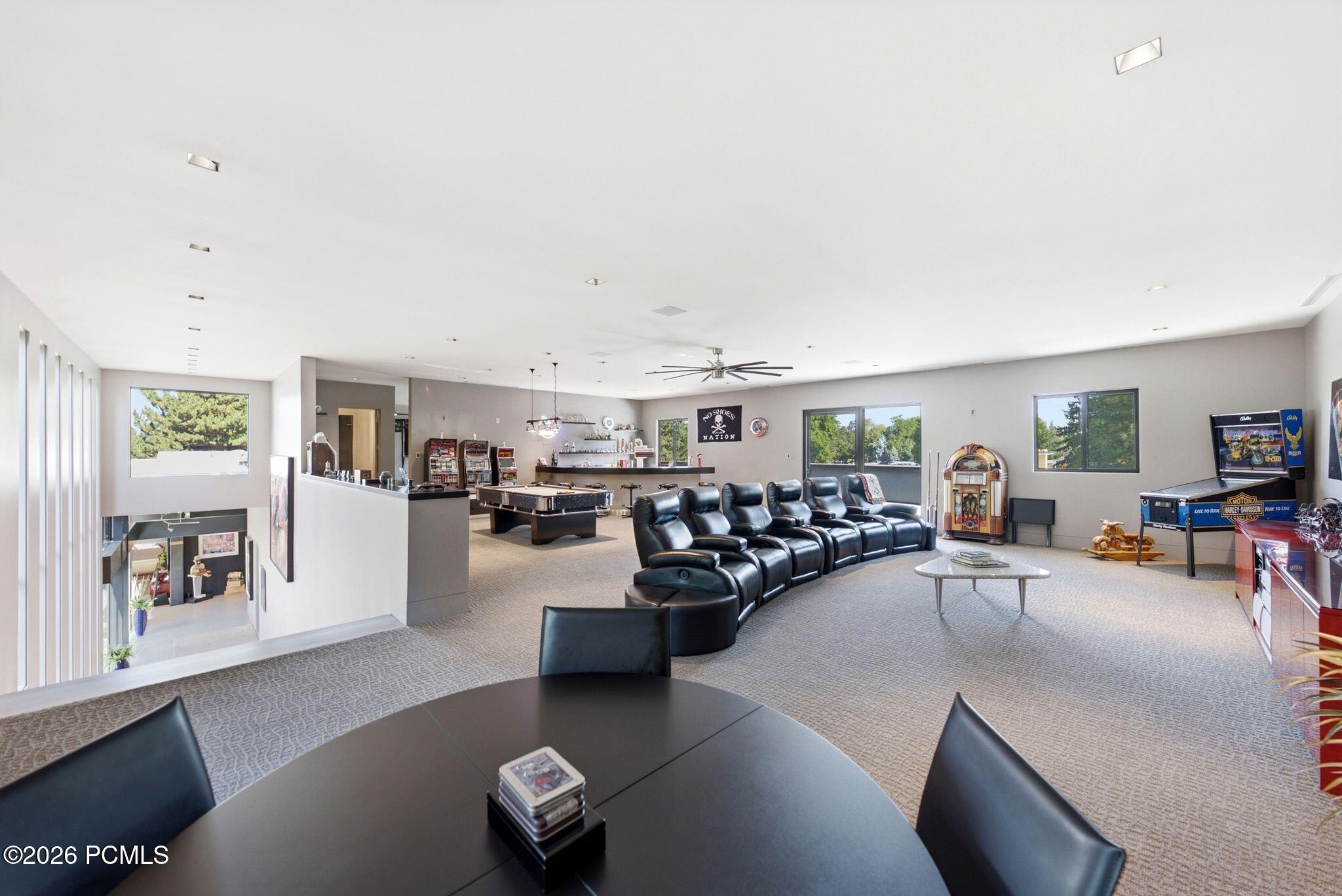 2550 E Brentwood Dr