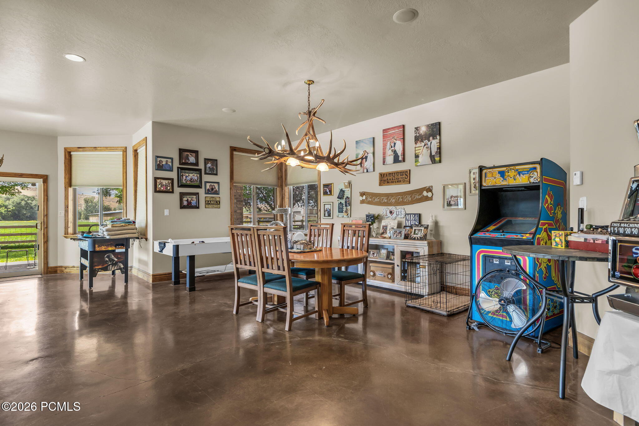 1236 S Highway 66