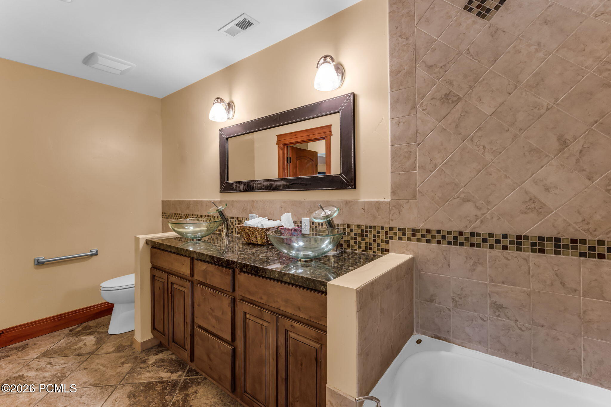 7065 N 2200 Apt 2x