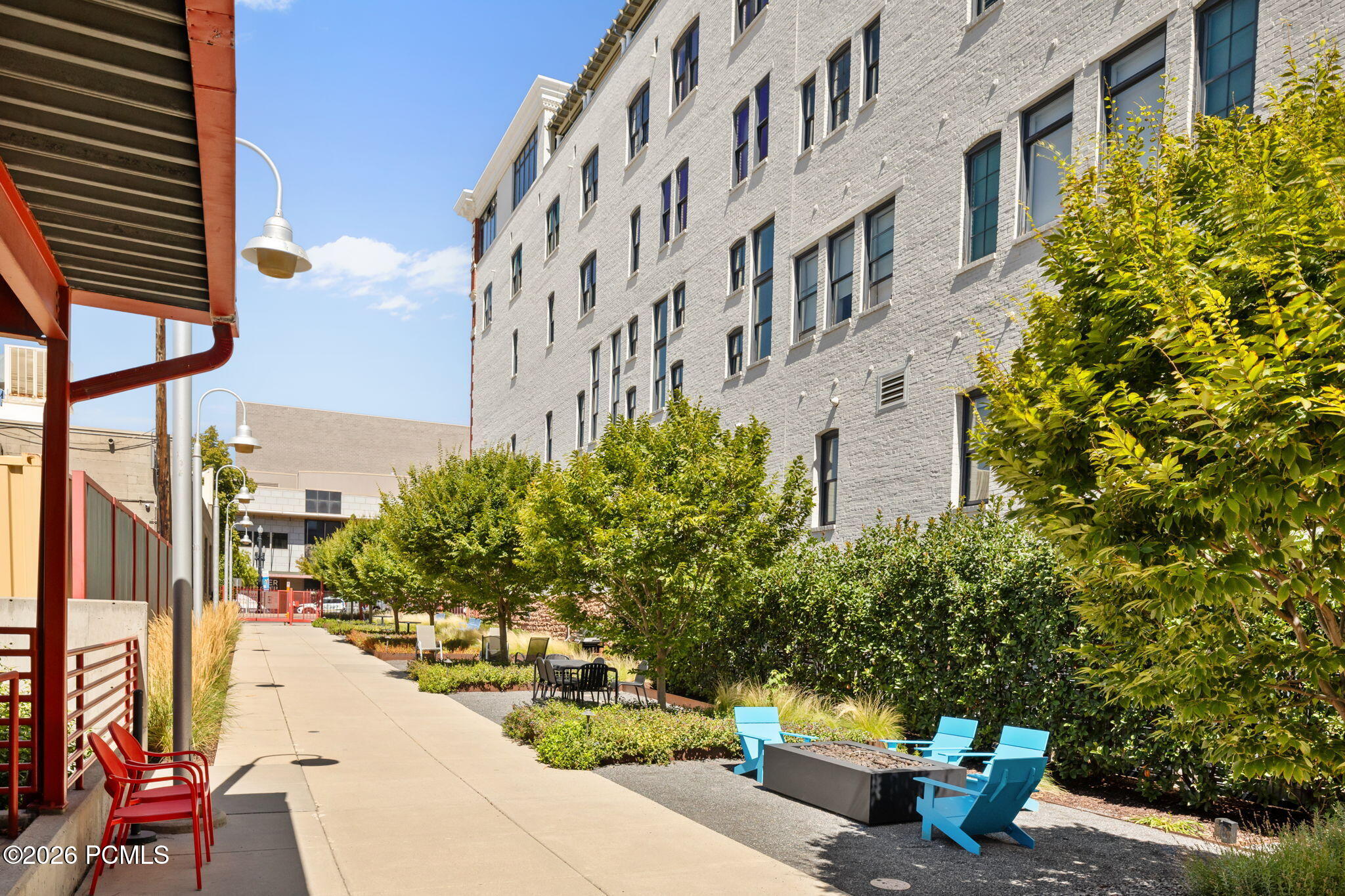 159 W Broadway 301