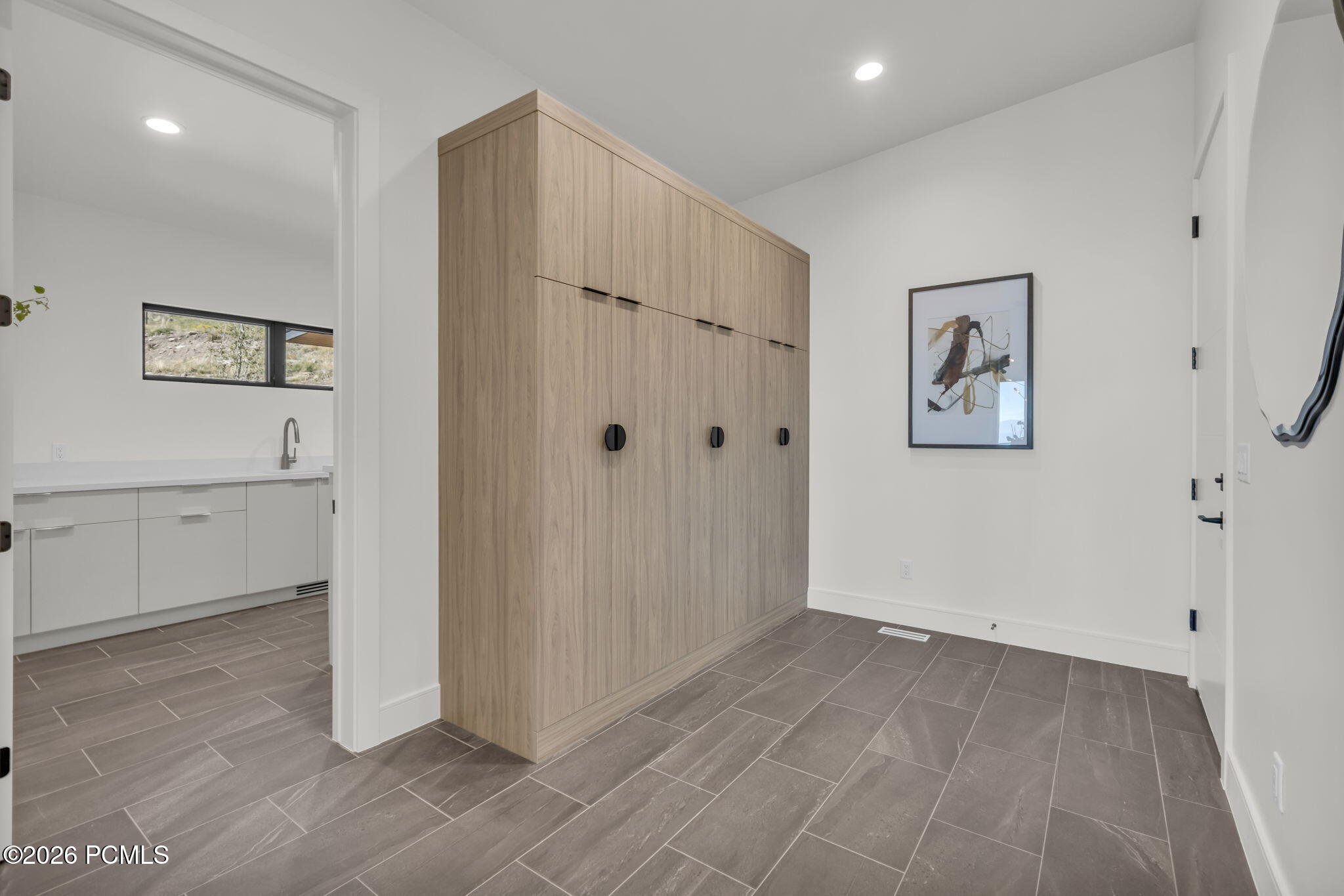 203 W Peace Tree Trail