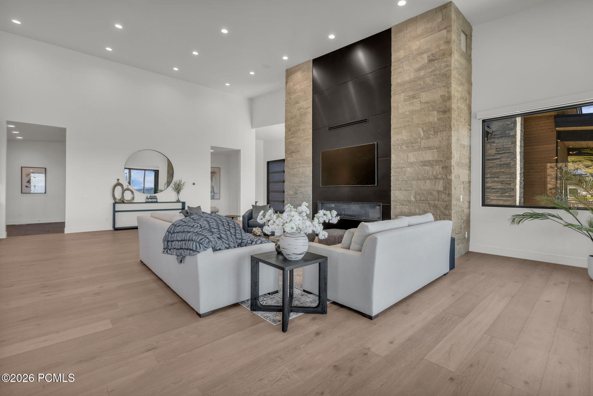 203 W Peace Tree Trail