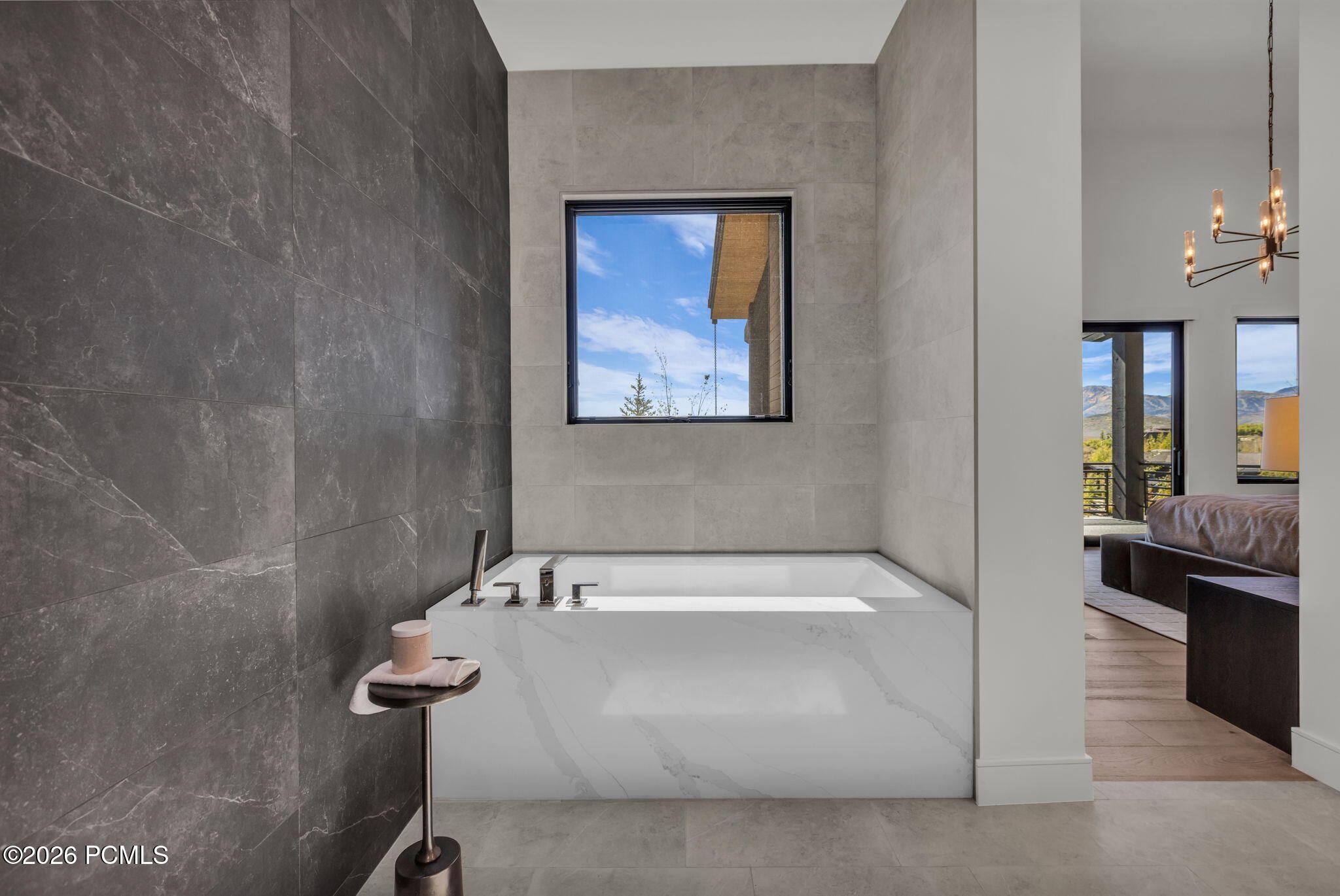 203 W Peace Tree Trail