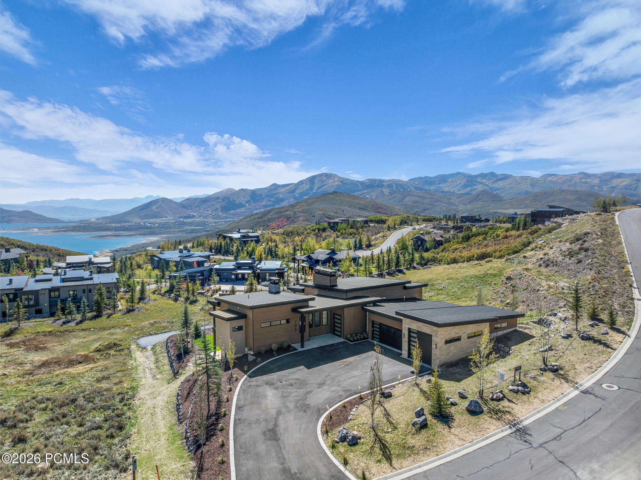 203 W Peace Tree Trail