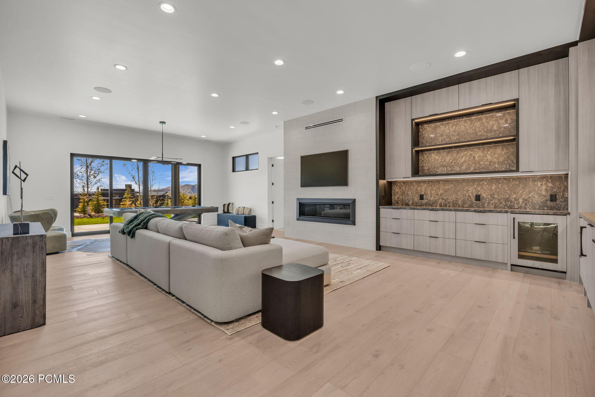 203 W Peace Tree Trail