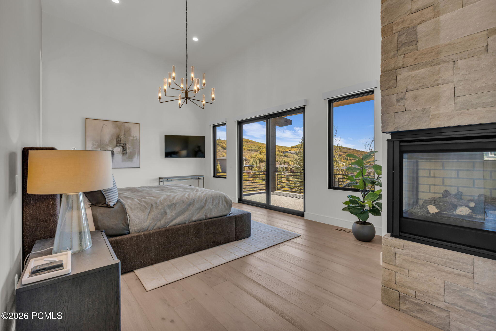 203 W Peace Tree Trail