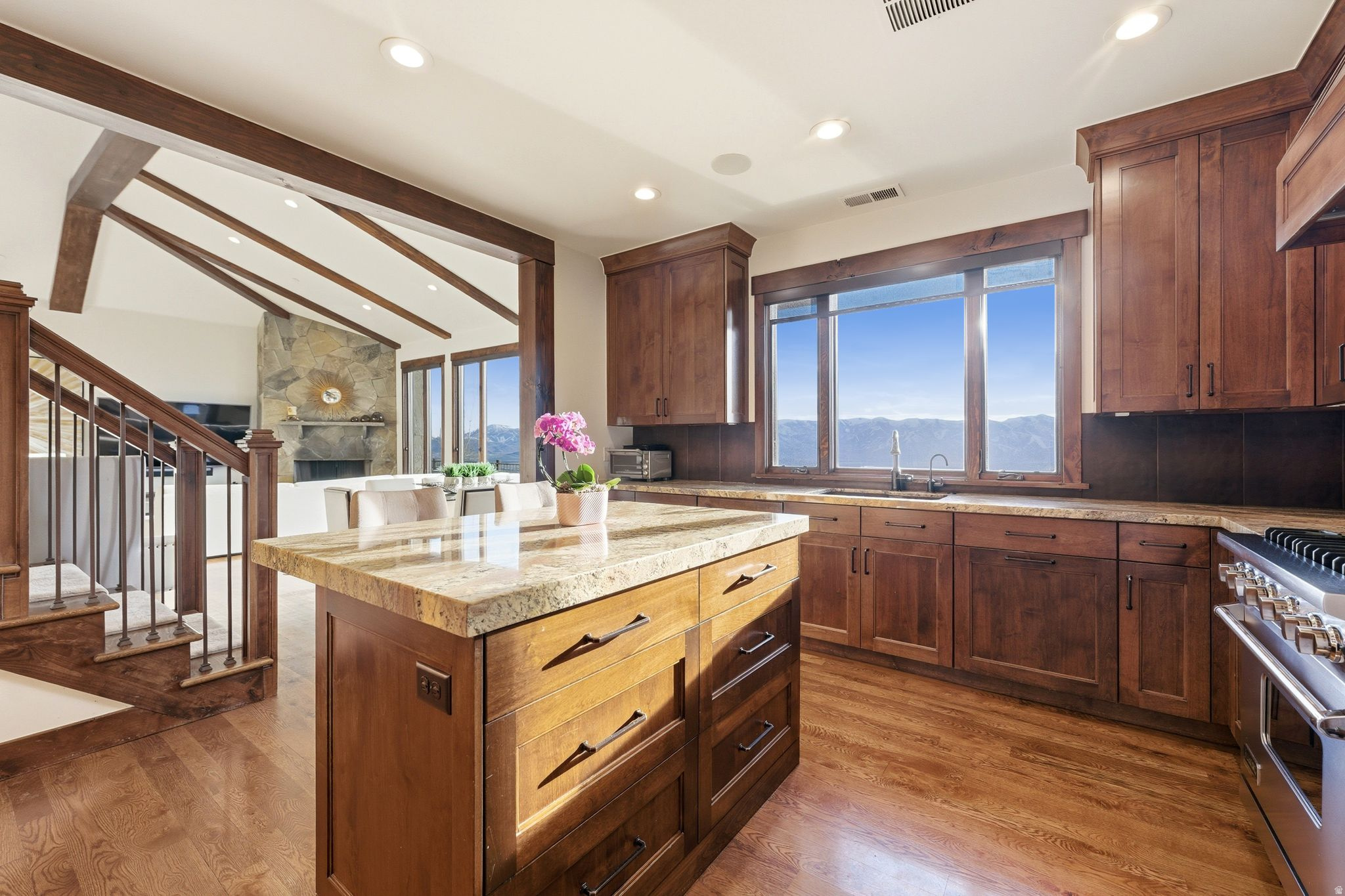 9079 DYE CABINS DR