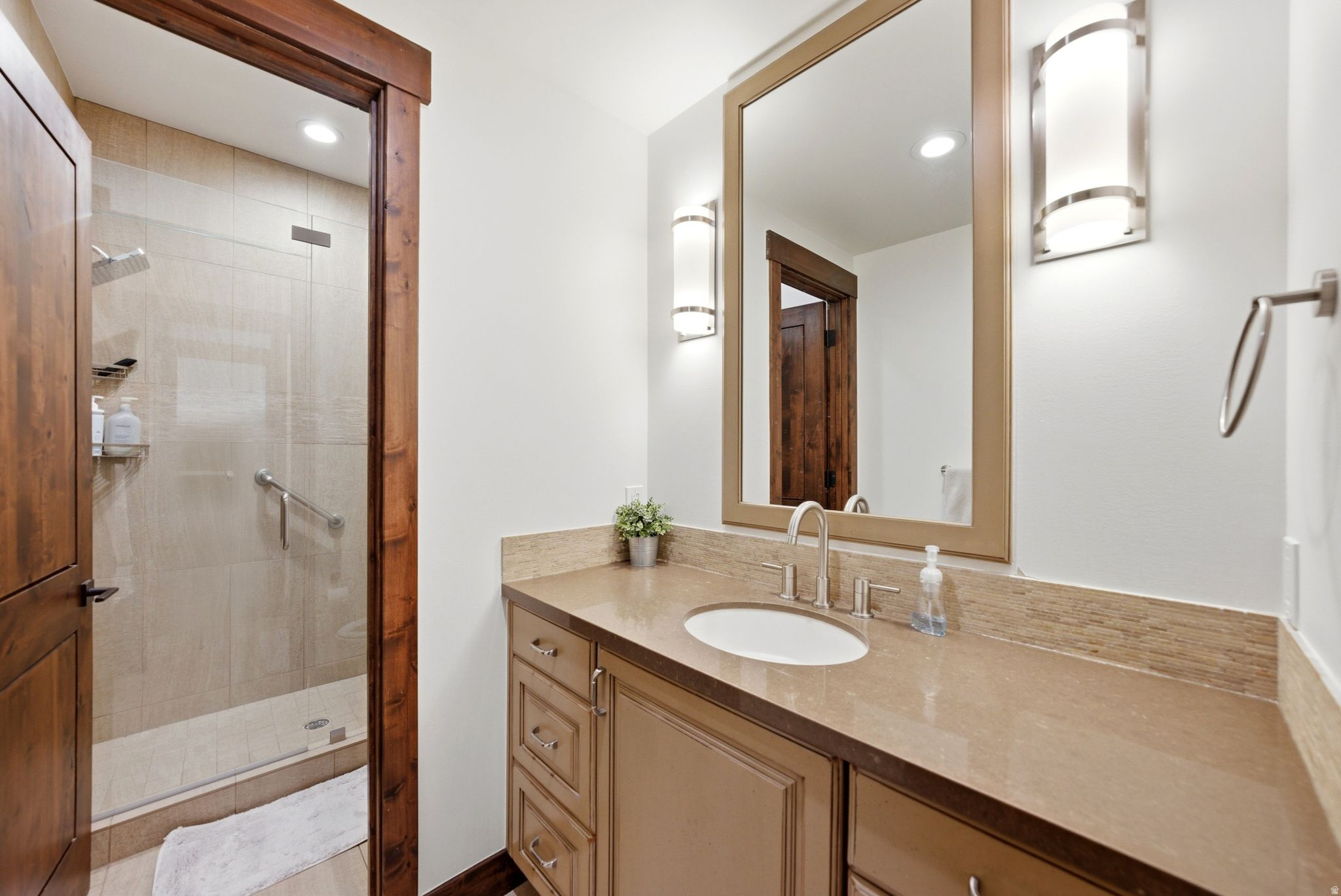9079 DYE CABINS DR