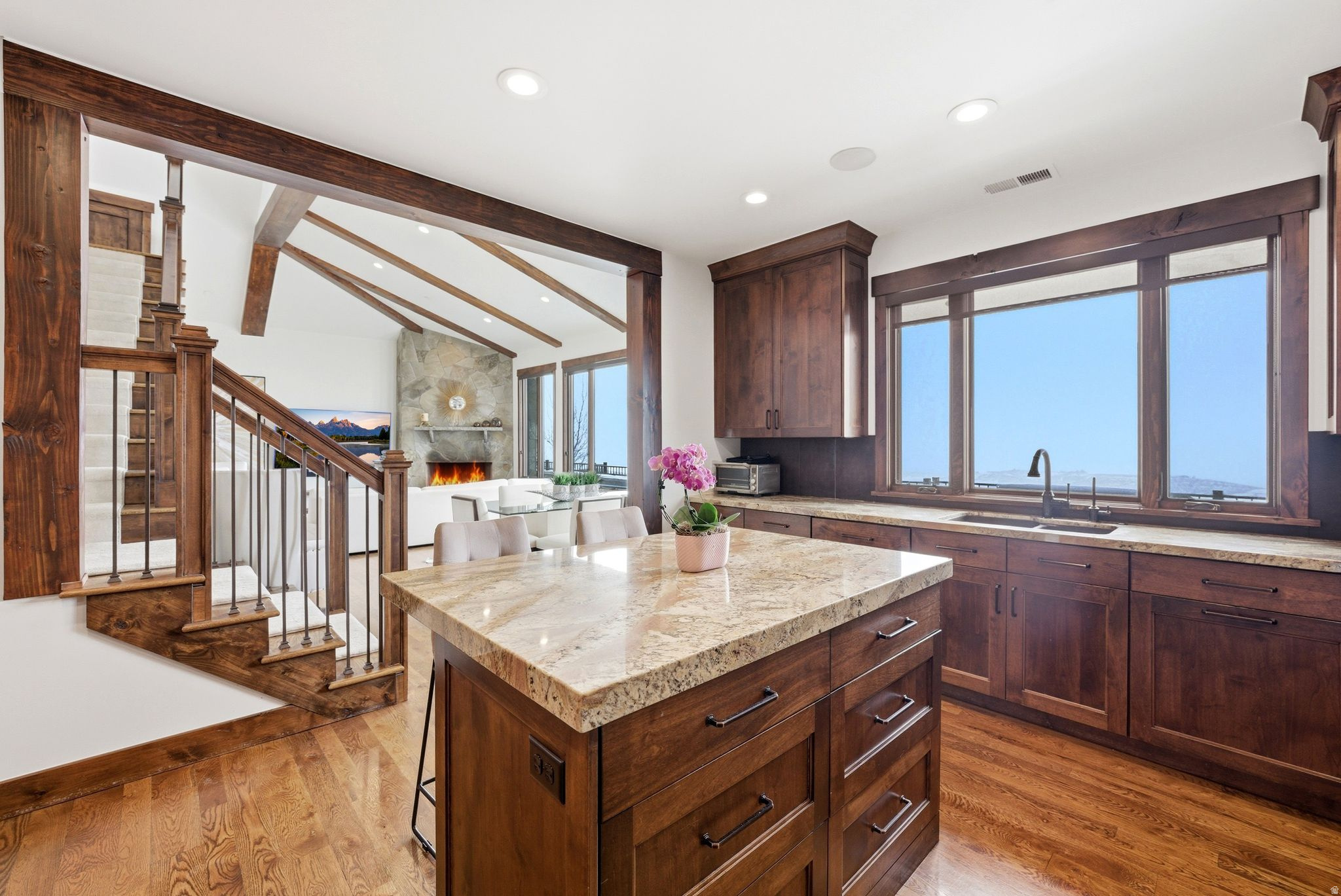 9079 DYE CABINS DR