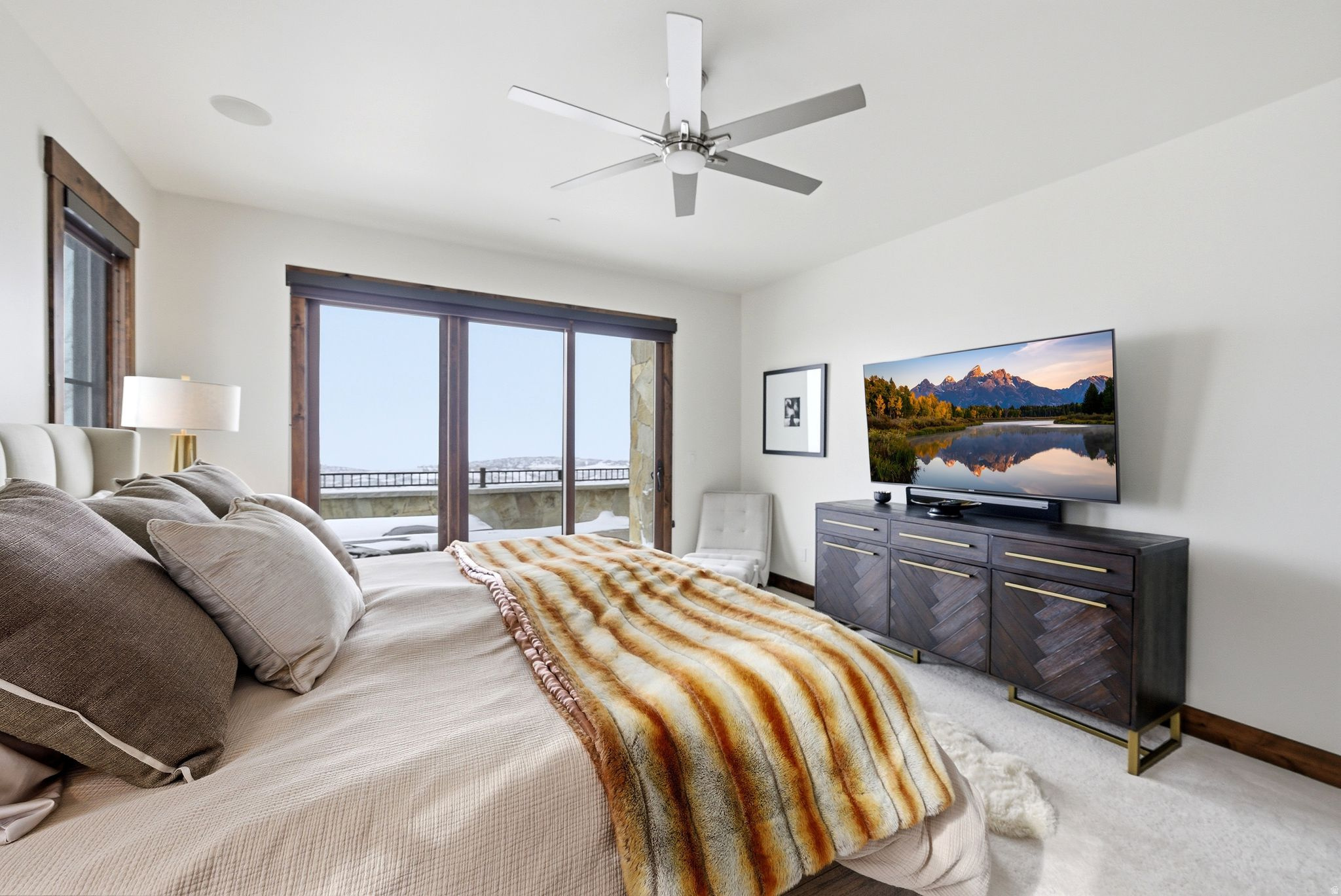 9079 DYE CABINS DR