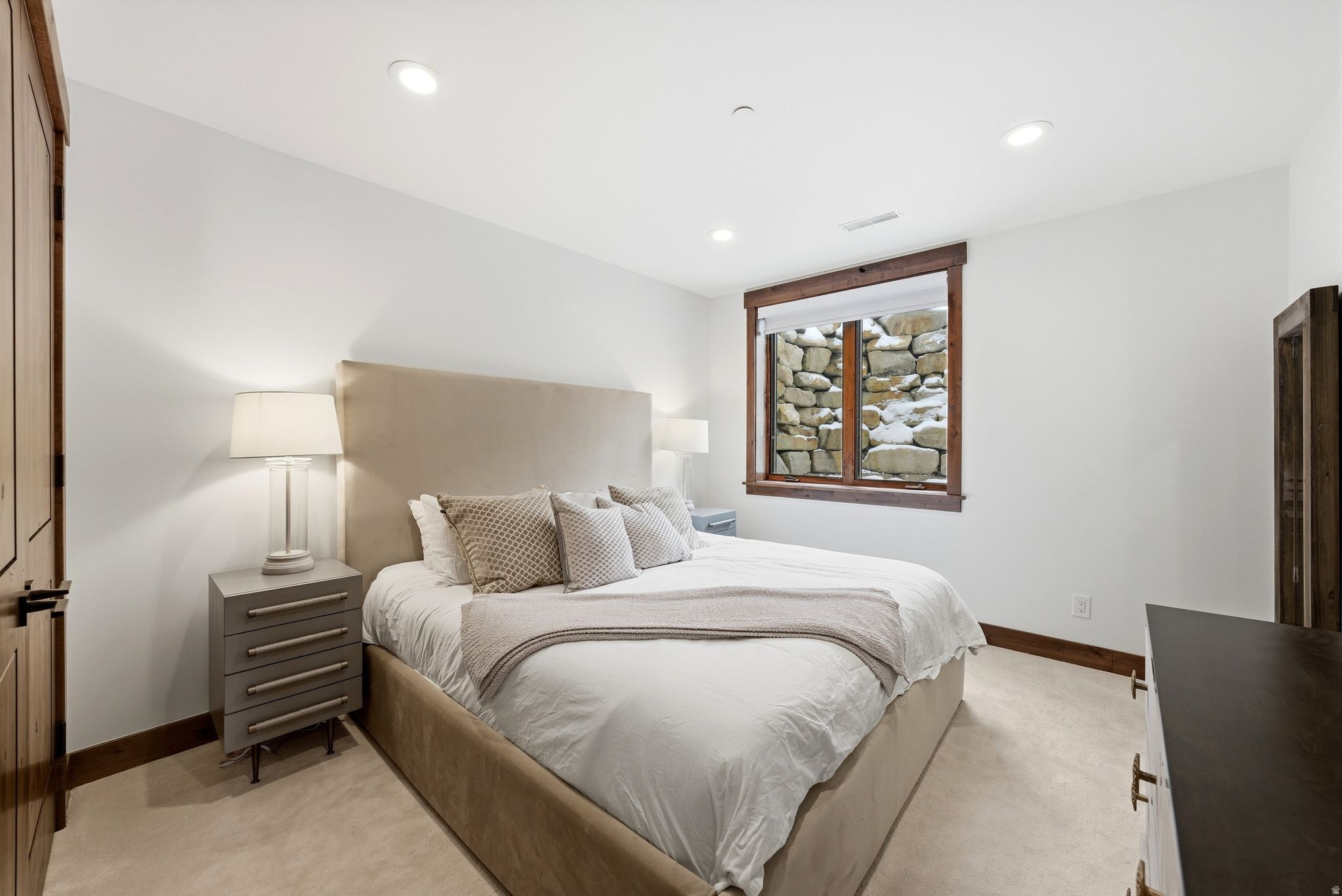9079 DYE CABINS DR