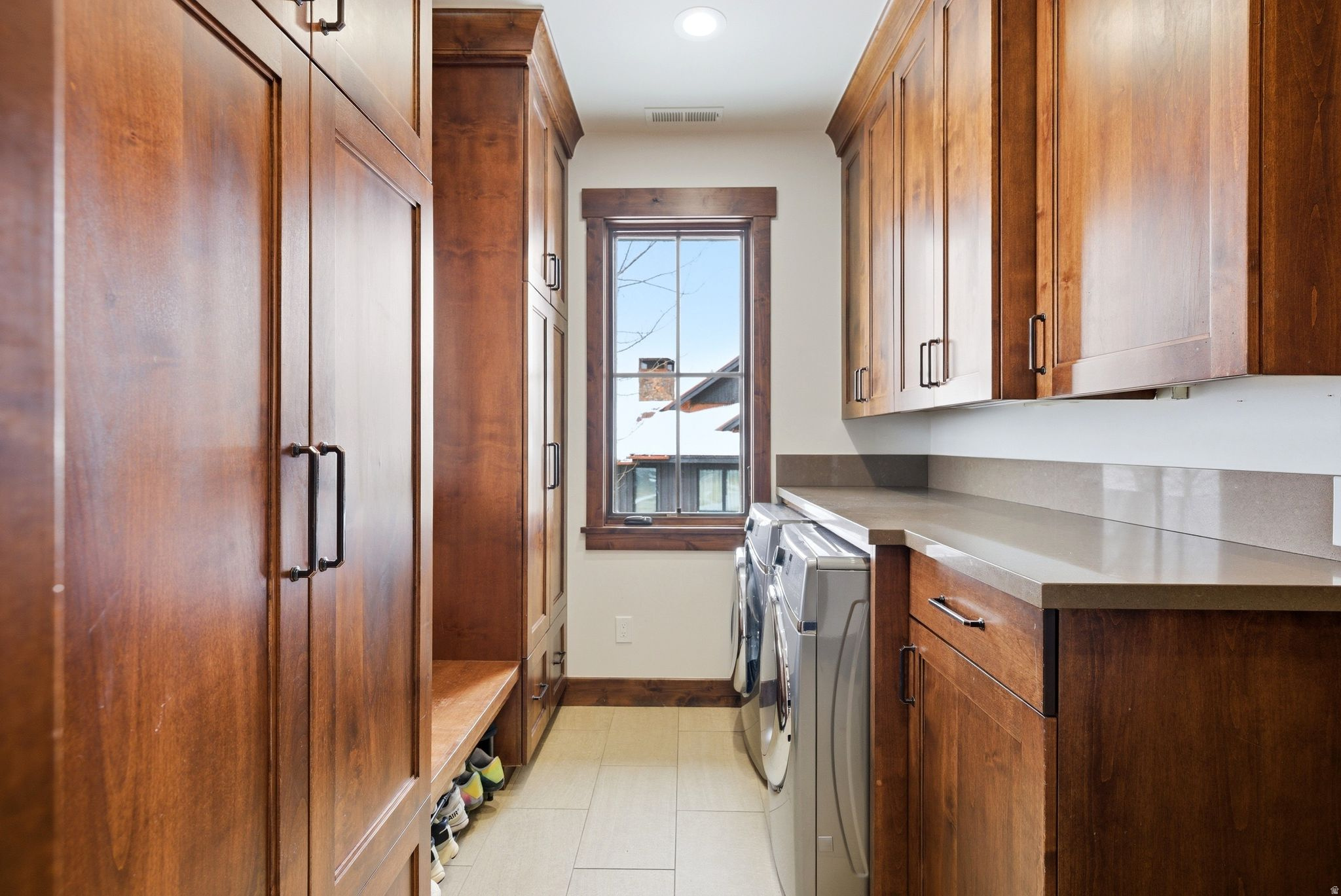 9079 DYE CABINS DR