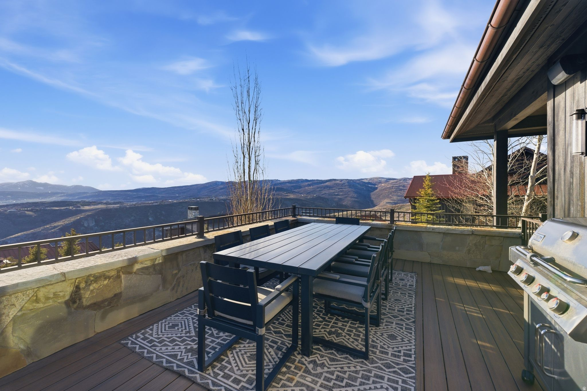 9079 DYE CABINS DR