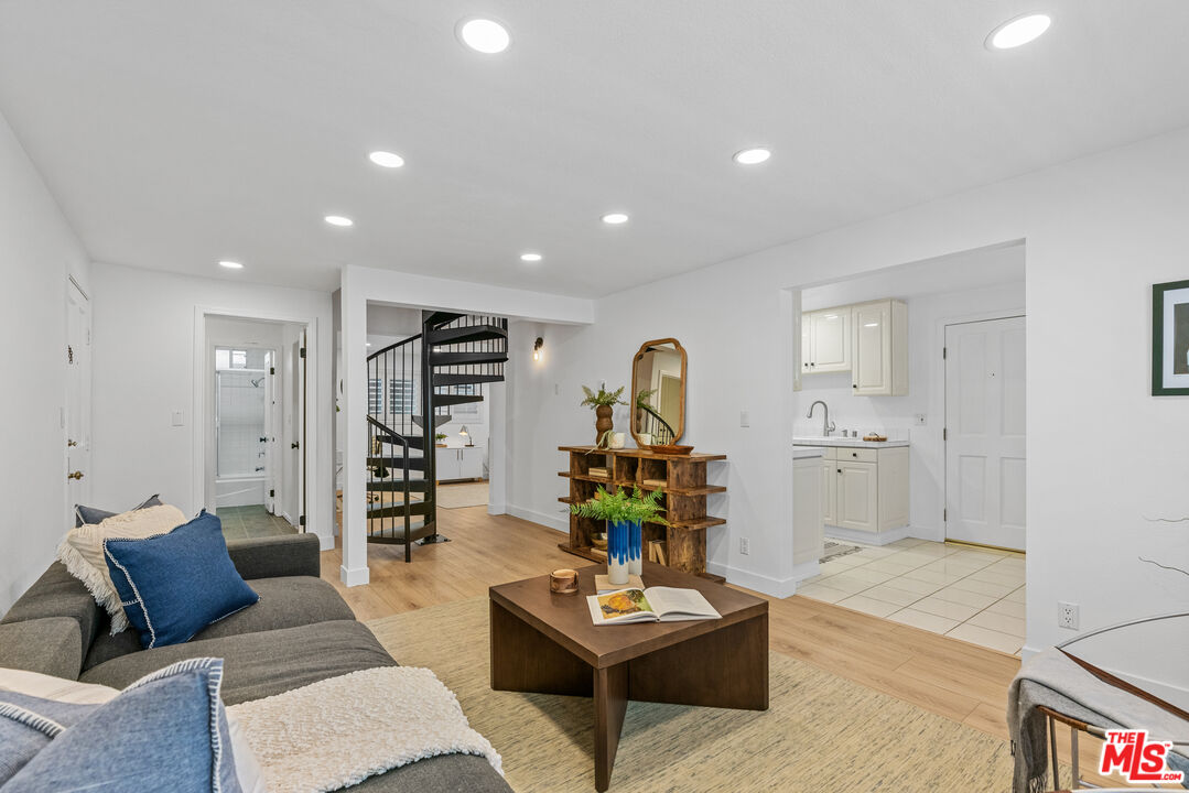 2308 Schader Dr Unit: 215