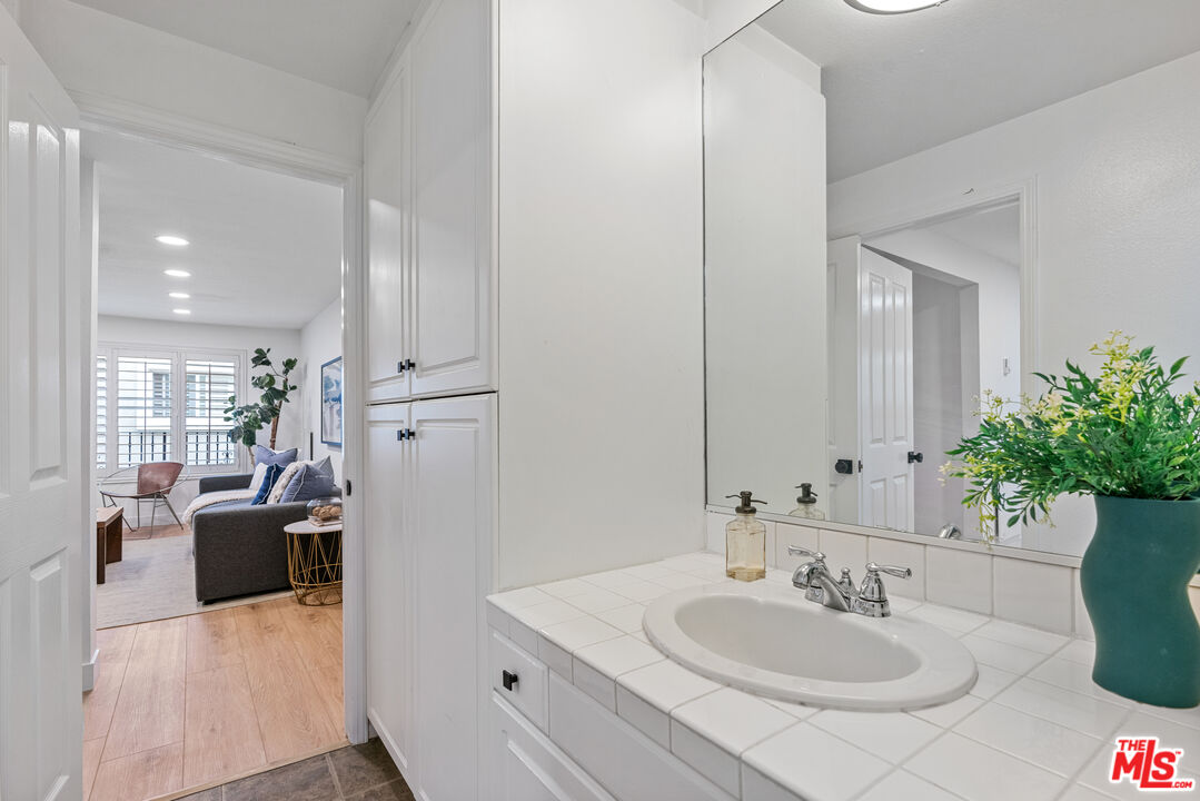 2308 Schader Dr Unit: 215
