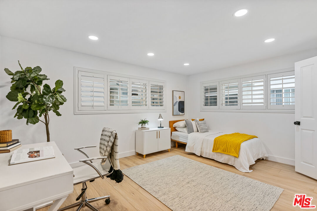 2308 Schader Dr Unit: 215