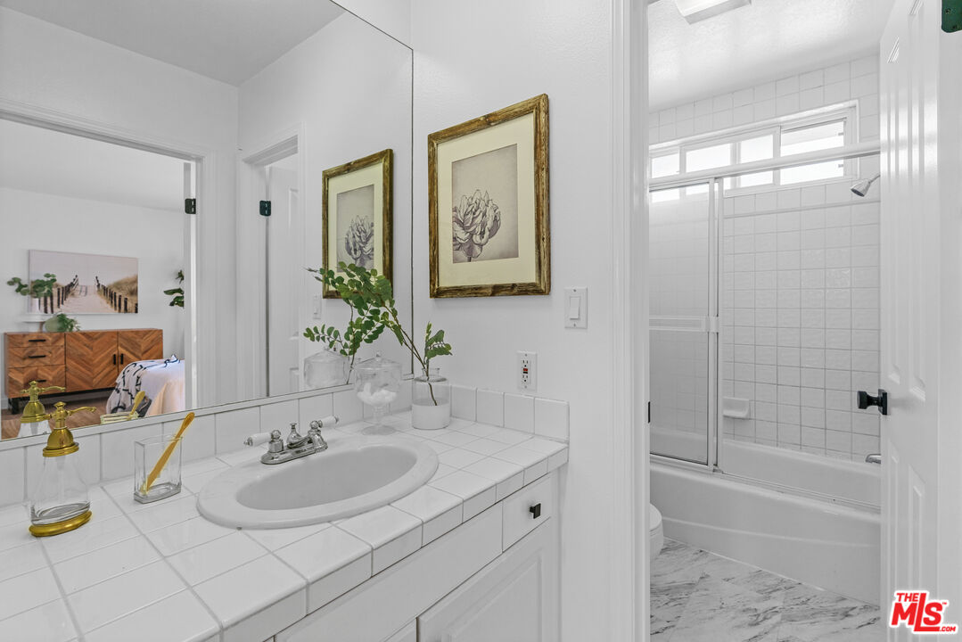 2308 Schader Dr Unit: 215