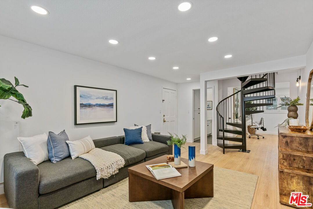 2308 Schader Dr Unit: 215
