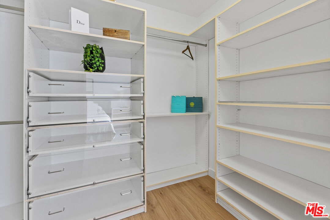 2308 Schader Dr Unit: 215