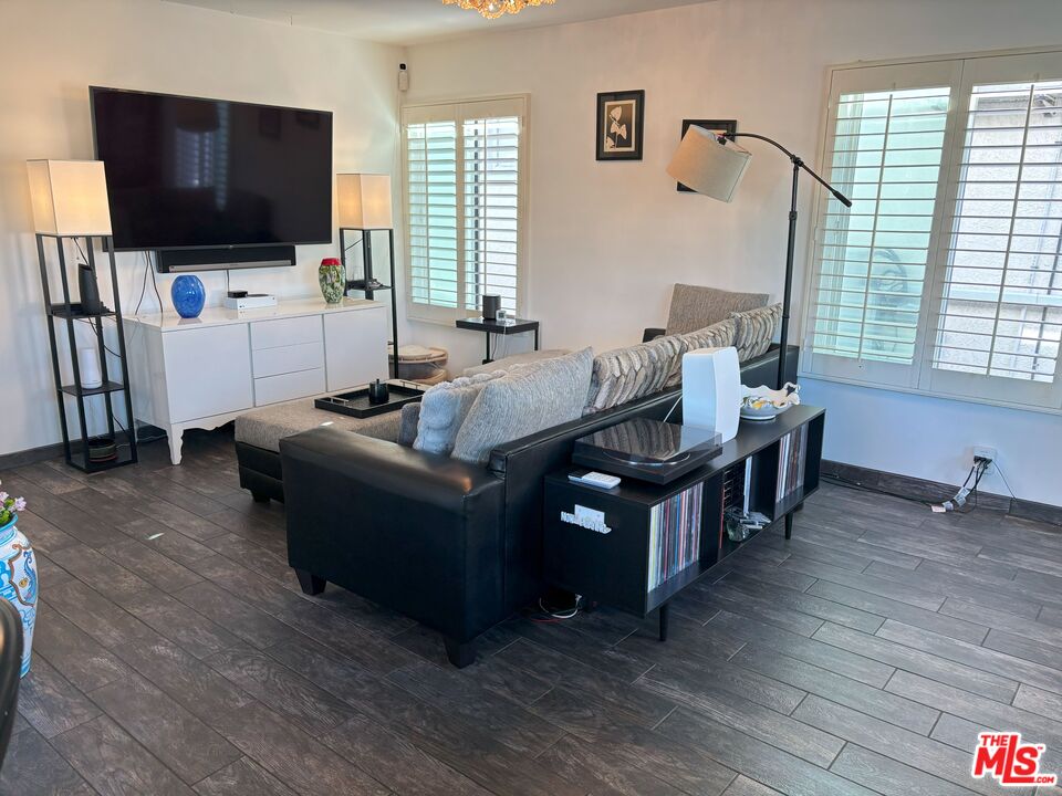 116 Driftwood St
